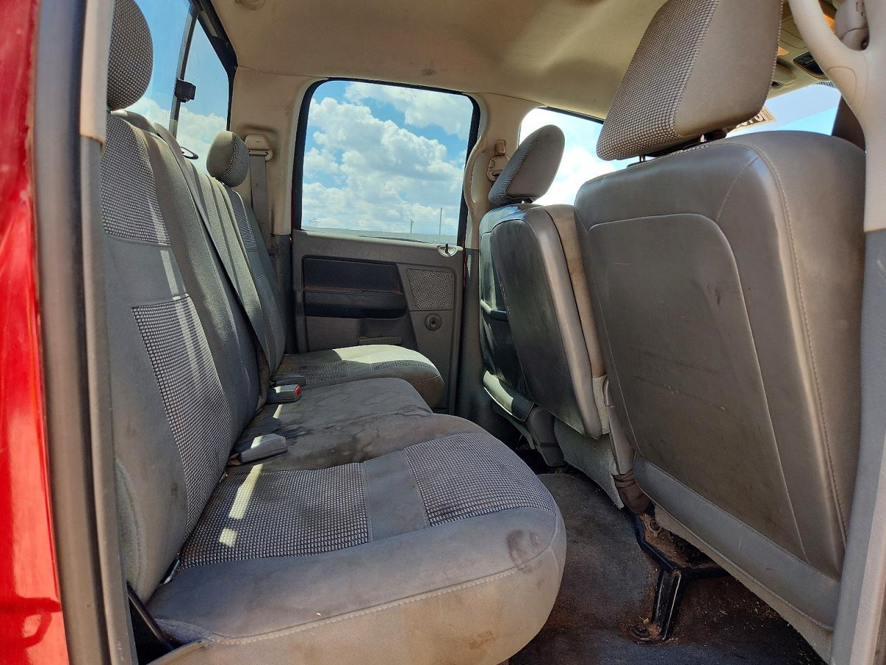 2006 Dodge Ram 1500 St Red vin: 1D7HA18286S709676
