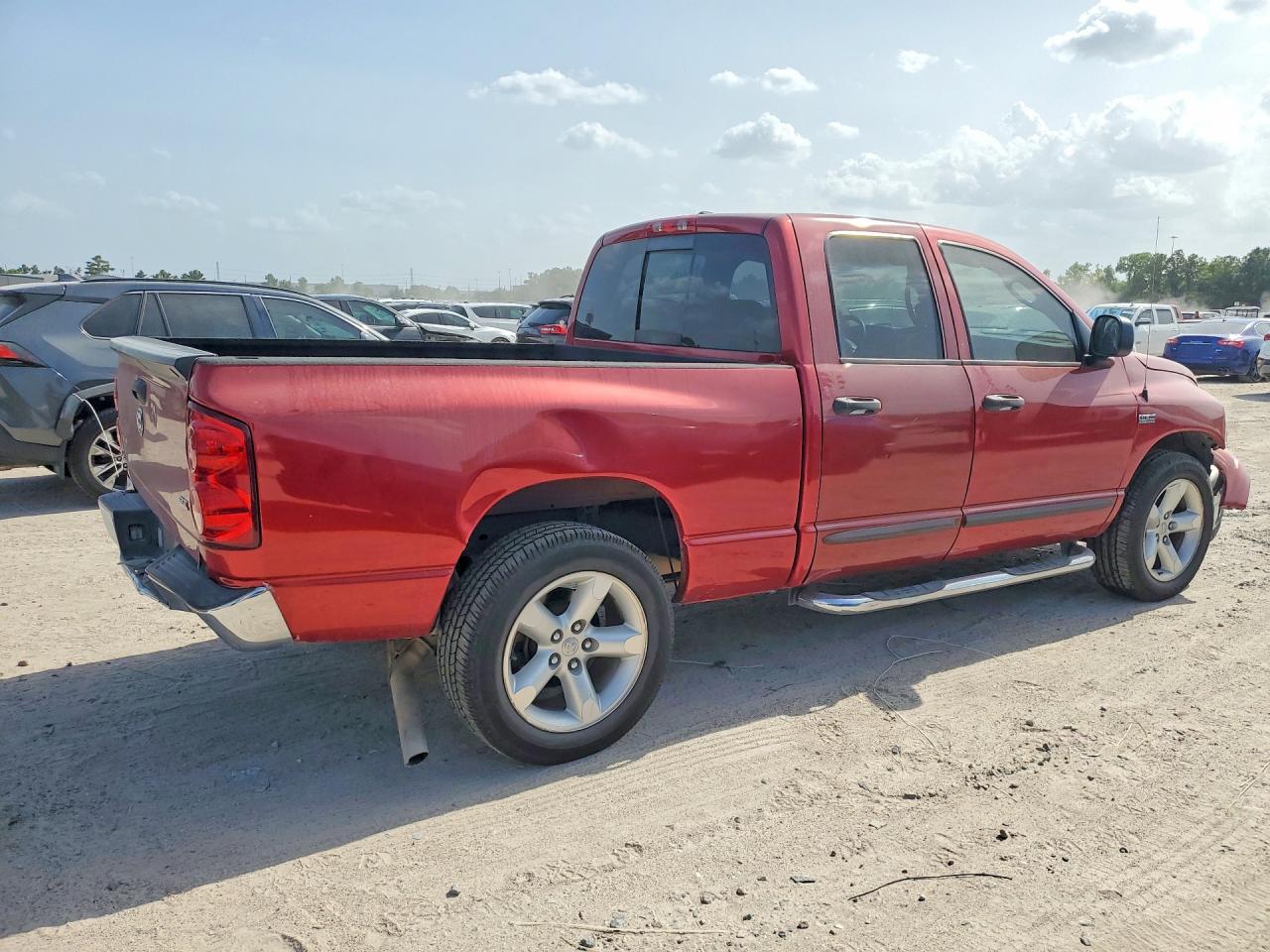 2007 Dodge Ram 1500 St Red vin: 1D7HA182X7S102051