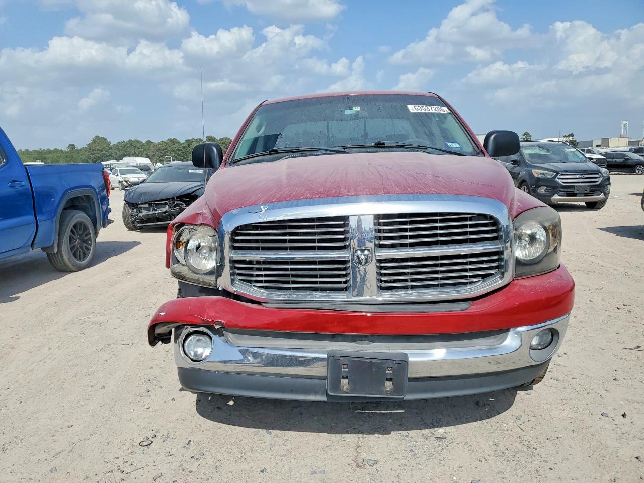 2007 Dodge Ram 1500 St Red vin: 1D7HA182X7S102051