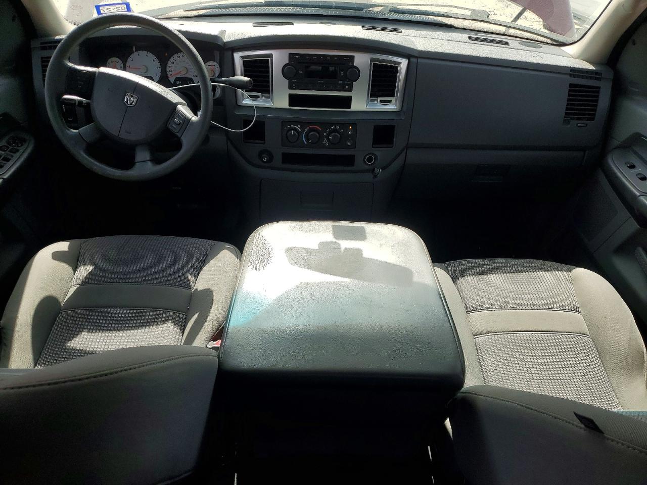 2007 Dodge Ram 1500 St Red vin: 1D7HA182X7S102051