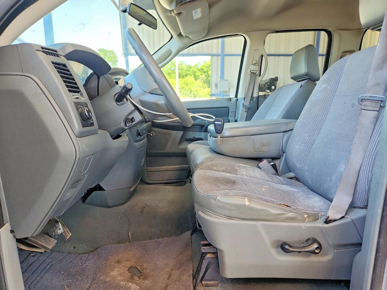 2008 Dodge Ram 1500 St Silver vin: 1D7HA182X8S586515