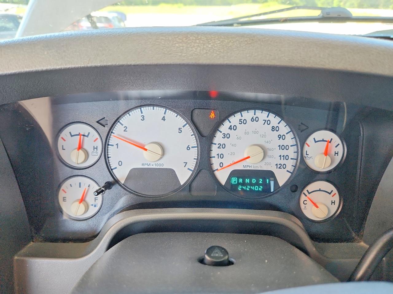 2008 Dodge Ram 1500 St Silver vin: 1D7HA182X8S586515
