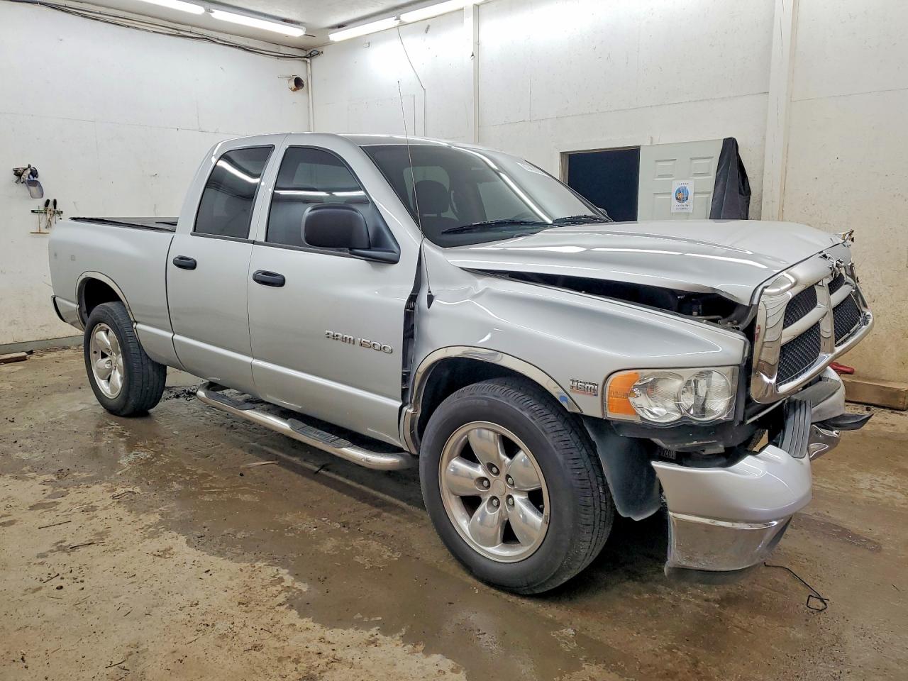 2004 Dodge Ram 1500 St Серебряный vin: 1D7HA18D04S637029