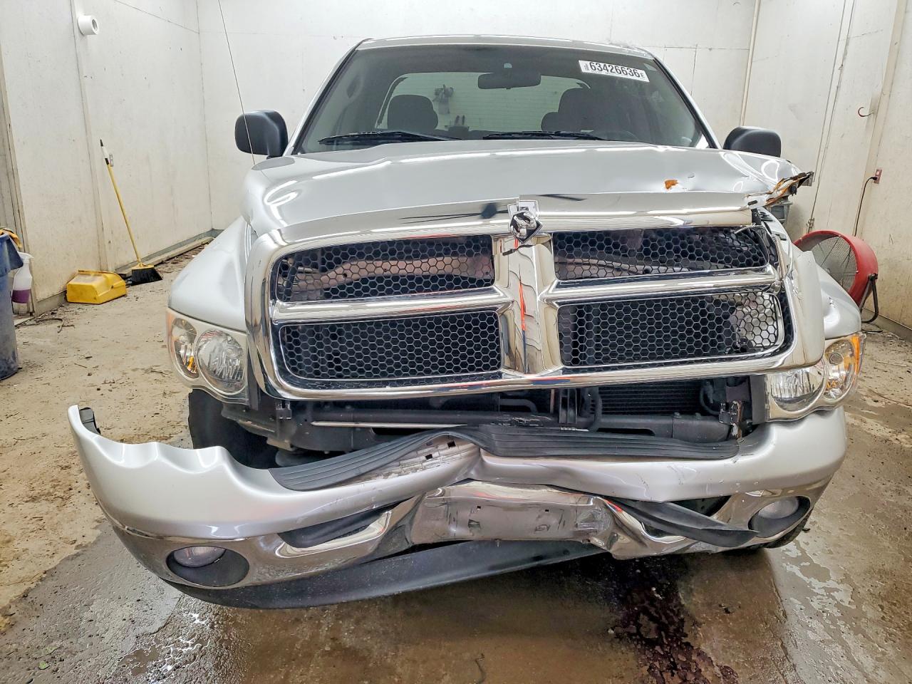 2004 Dodge Ram 1500 St Серебряный vin: 1D7HA18D04S637029