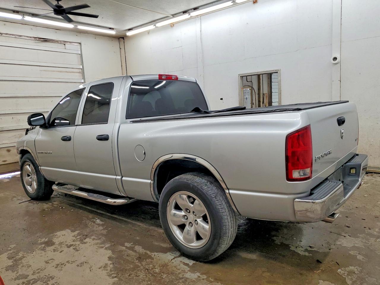 2004 Dodge Ram 1500 St Серебряный vin: 1D7HA18D04S637029