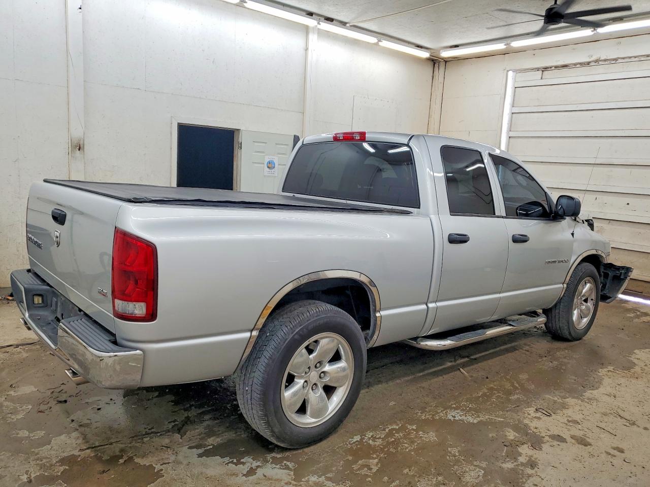 2004 Dodge Ram 1500 St Серебряный vin: 1D7HA18D04S637029