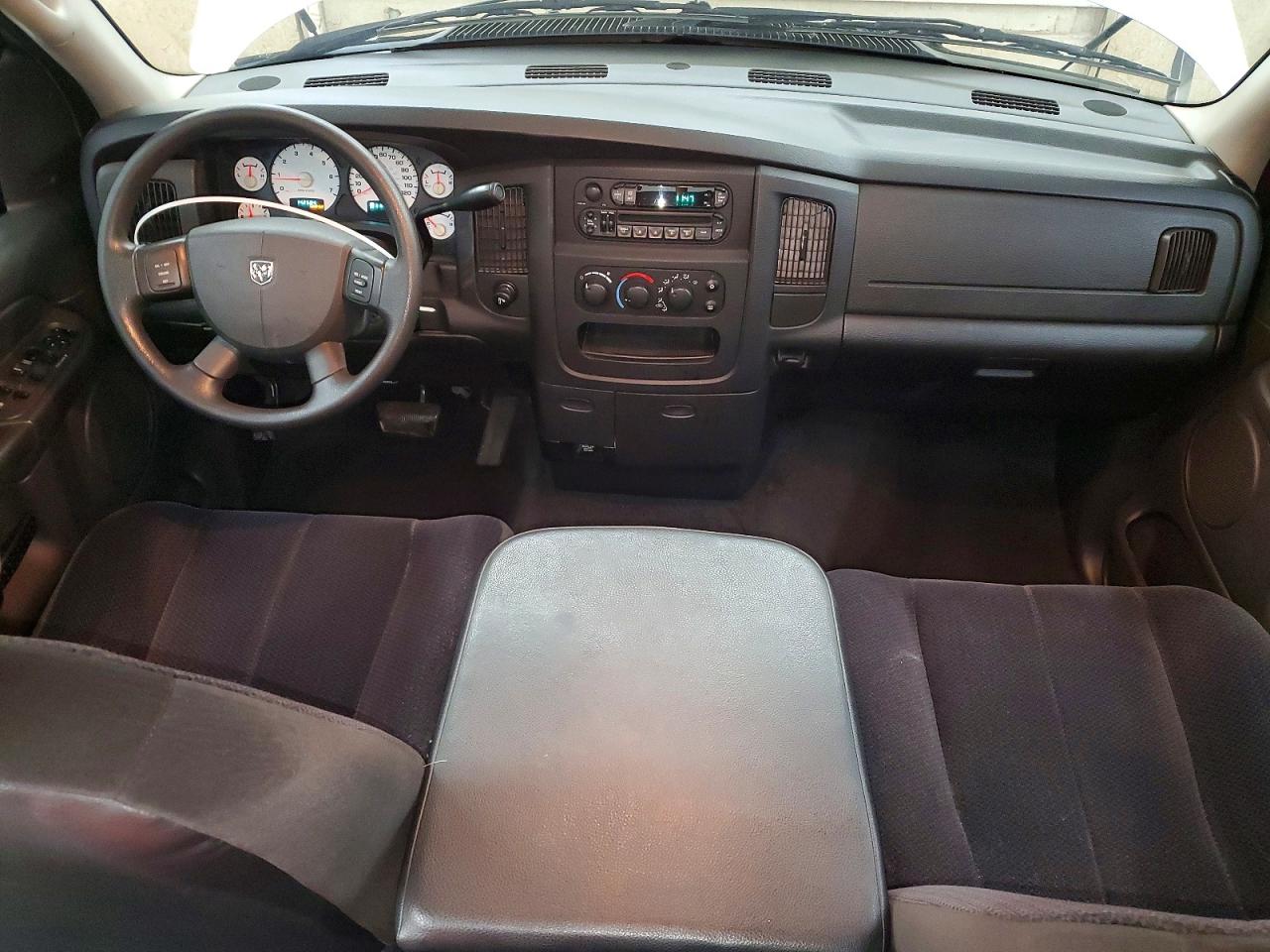 2004 Dodge Ram 1500 St Серебряный vin: 1D7HA18D04S637029