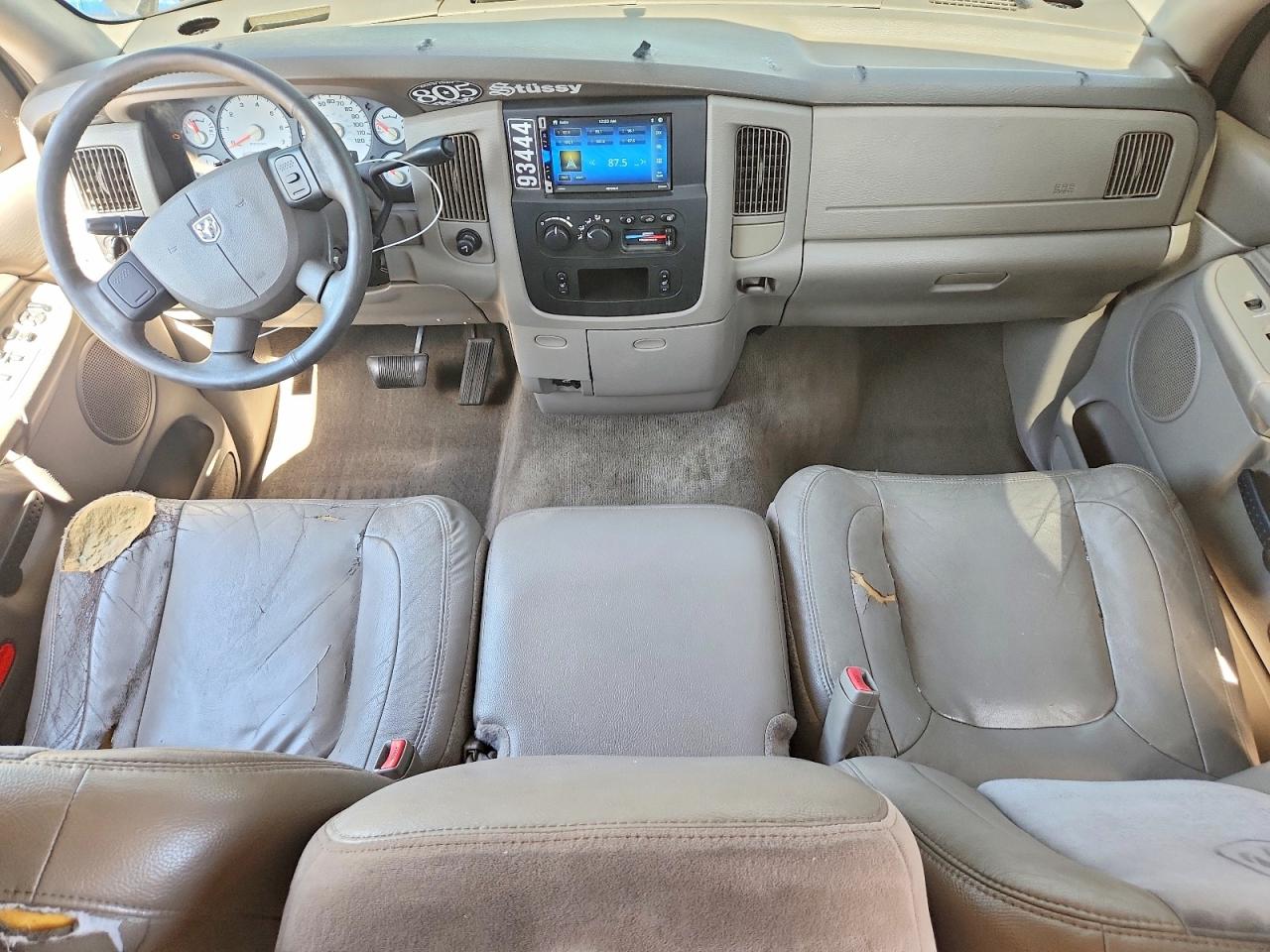 2004 Dodge Ram 1500 St Серый vin: 1D7HA18D04S643817