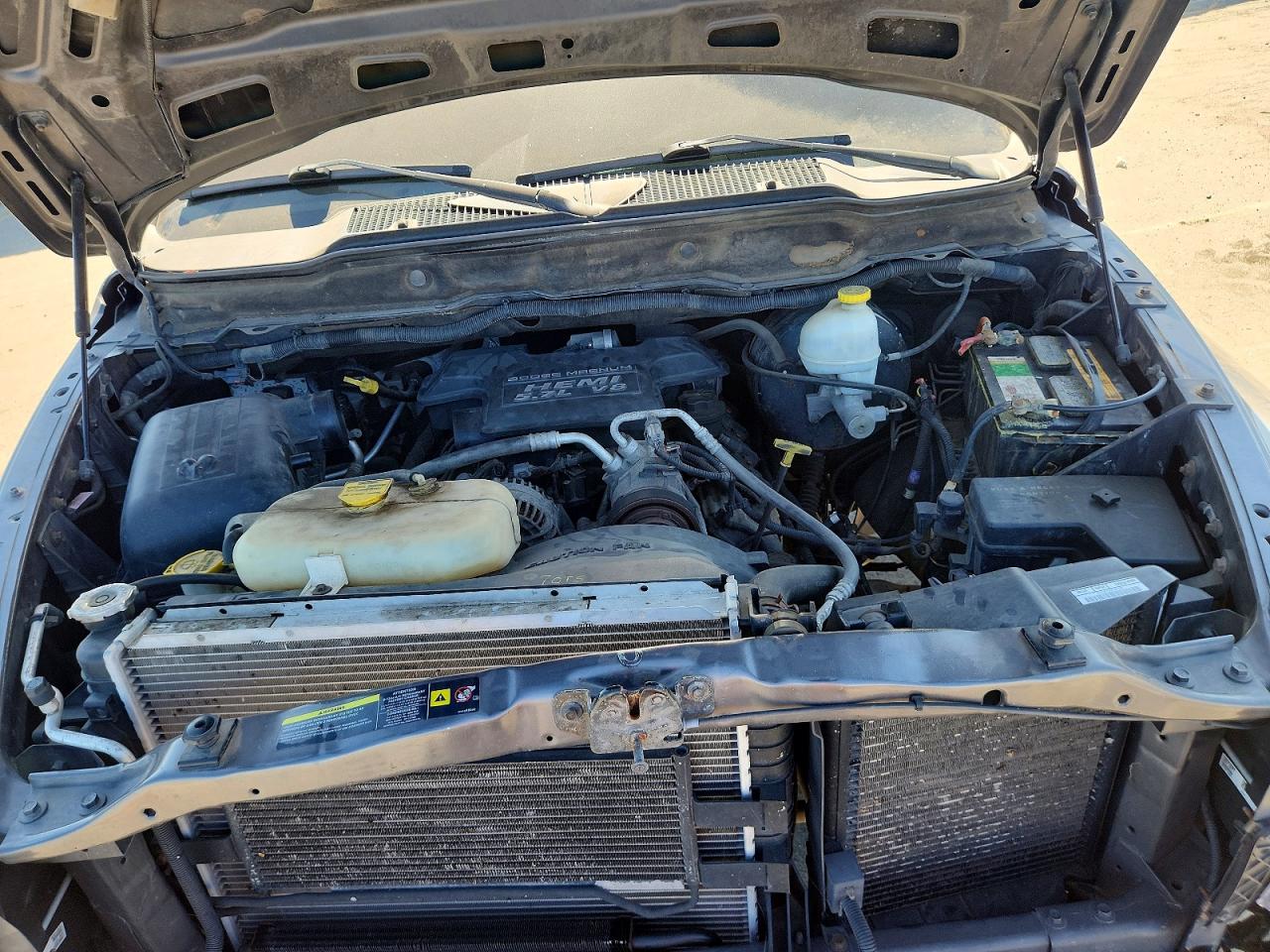 2004 Dodge Ram 1500 St Серый vin: 1D7HA18D04S643817