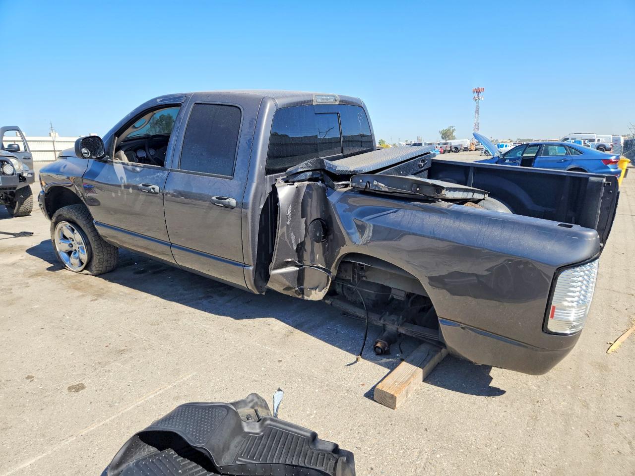 2004 Dodge Ram 1500 St Серый vin: 1D7HA18D04S643817