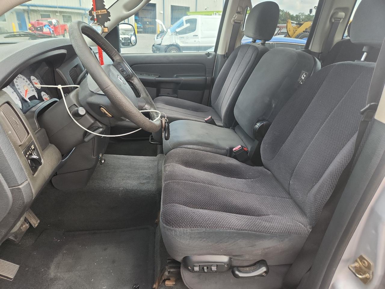 2005 Dodge Ram 1500 St Silver vin: 1D7HA18D15S121523
