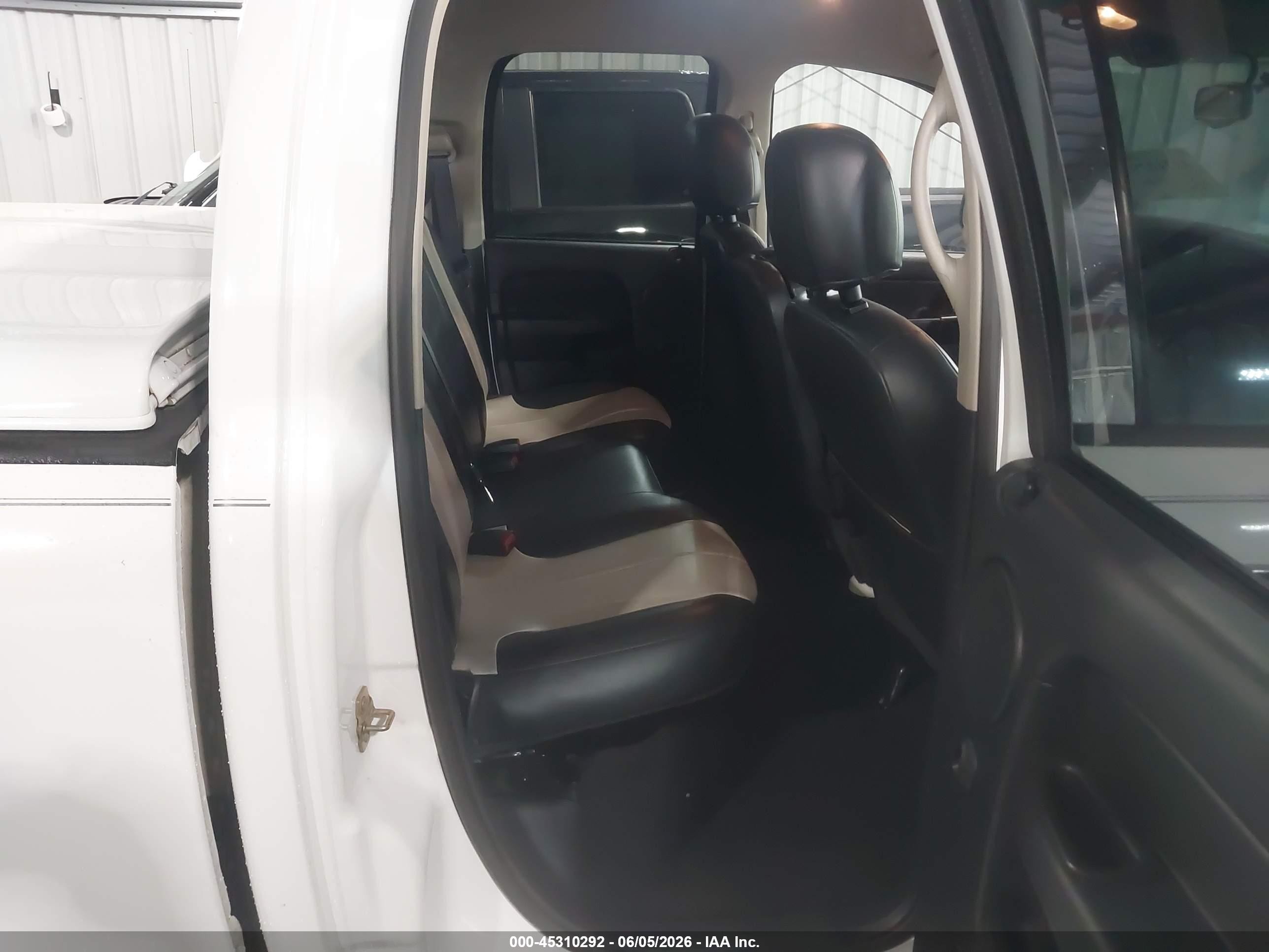 2004 Dodge Ram 1500 Slt/laramie White vin: 1D7HA18D24J200820
