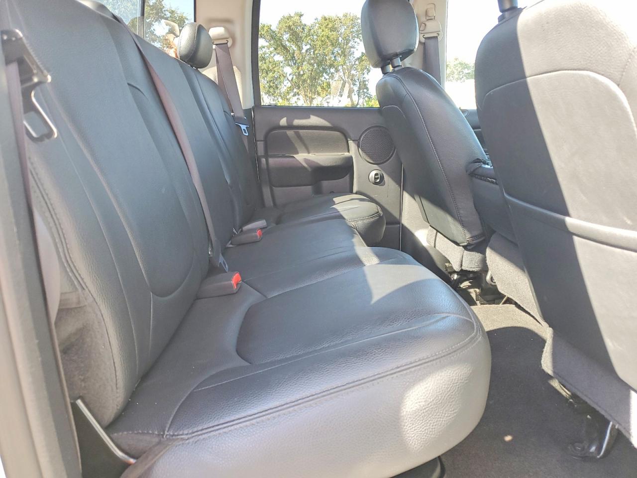 2005 Dodge Ram 1500 St Silver vin: 1D7HA18D35S147430