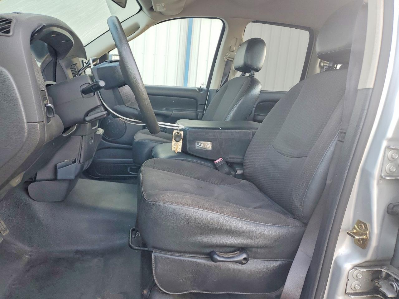 2005 Dodge Ram 1500 St Silver vin: 1D7HA18D45J563458
