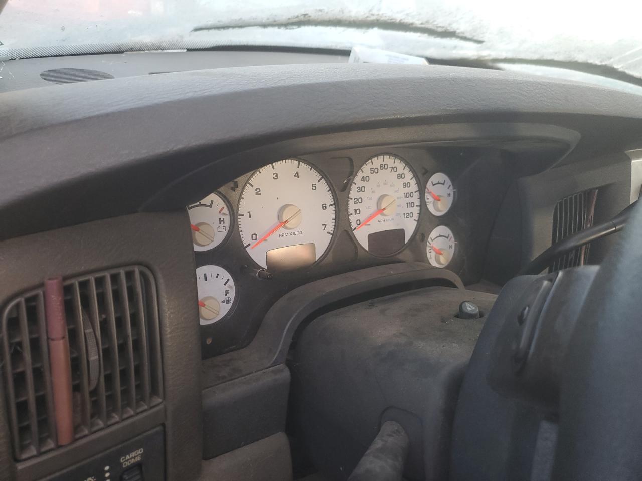 2004 Dodge Ram 1500 Silver vin: 1D7HA18D54S571951