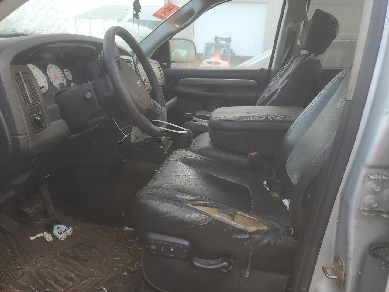 2004 Dodge Ram 1500 Silver vin: 1D7HA18D54S571951