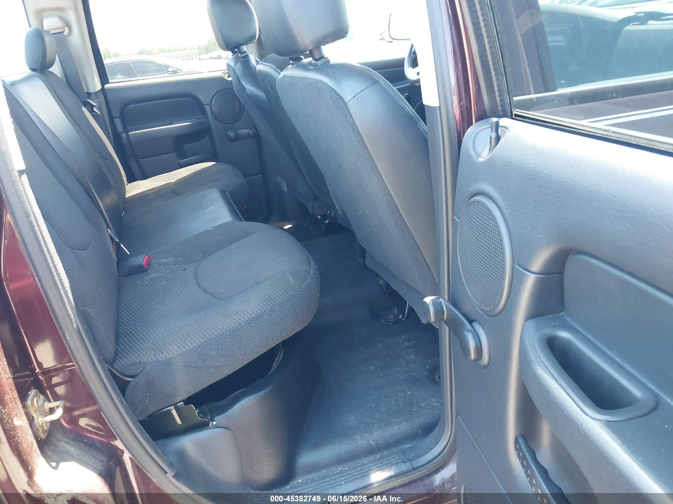 2004 Dodge Ram 1500 St Maroon vin: 1D7HA18D84J104612