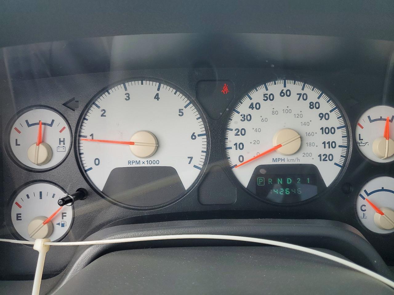 2008 Dodge Ram 1500 St Серый vin: 1D7HA18K08J177784