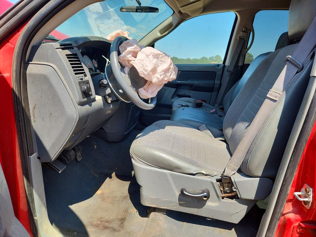 2008 Dodge Ram 1500 St Red vin: 1D7HA18K98J205484