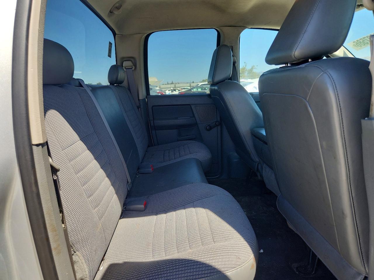 2007 Dodge Ram 1500 St Silver vin: 1D7HA18KX7J503573