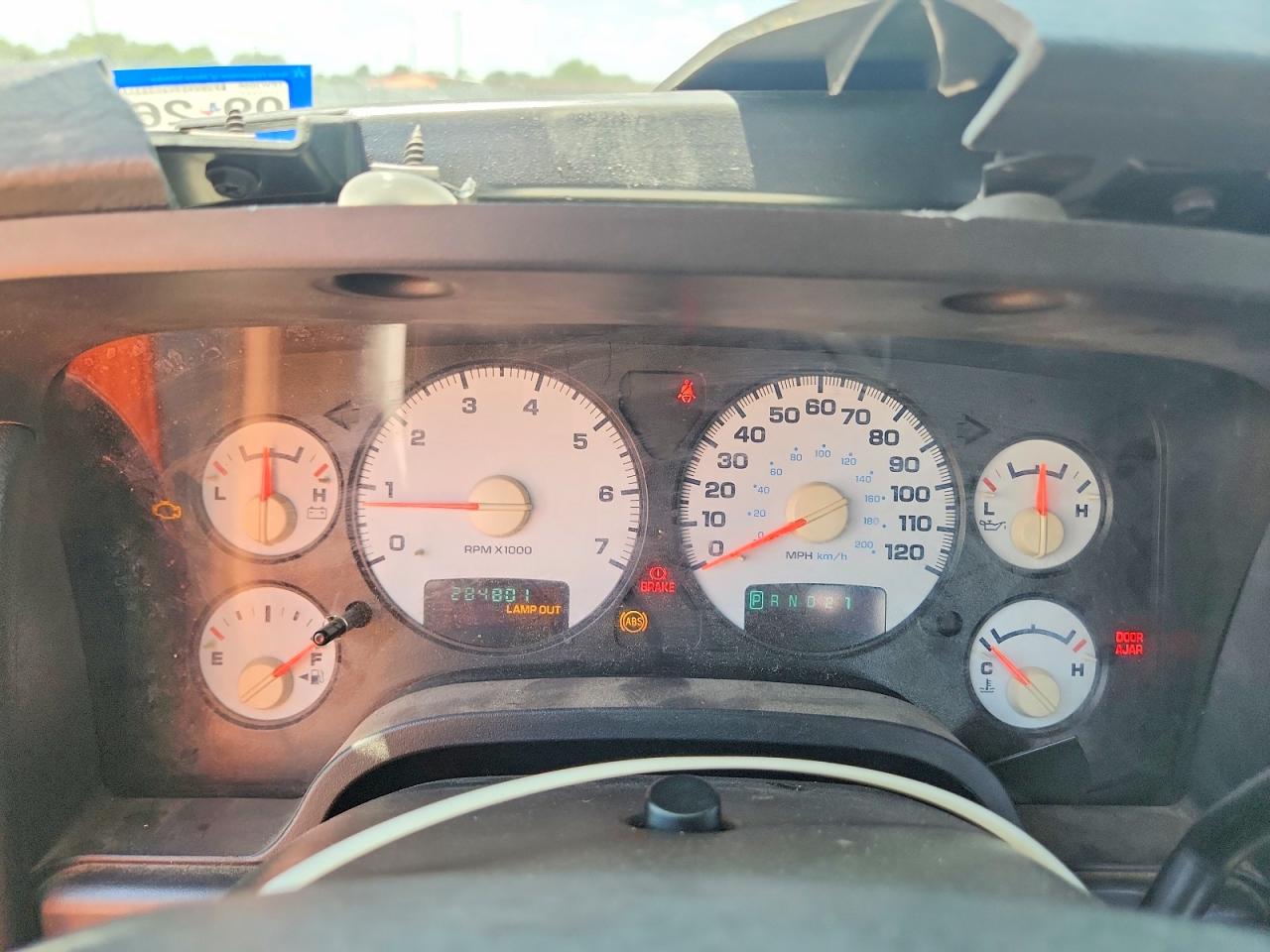 2003 Dodge Ram 1500 St Серебряный vin: 1D7HA18N03S271113