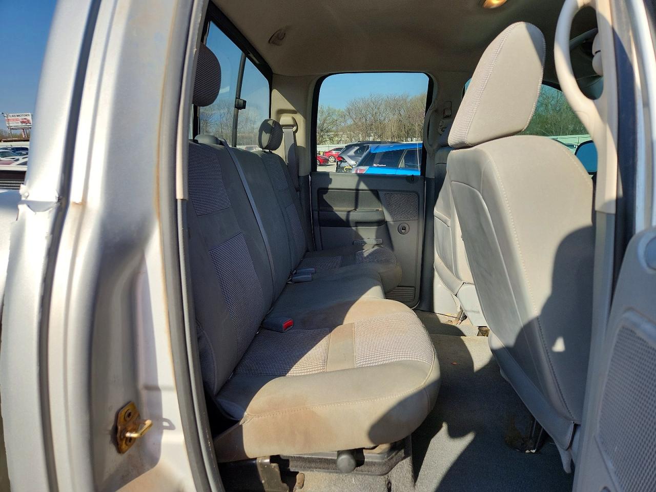 2006 Dodge Ram 1500 St Silver vin: 1D7HA18N06S597899