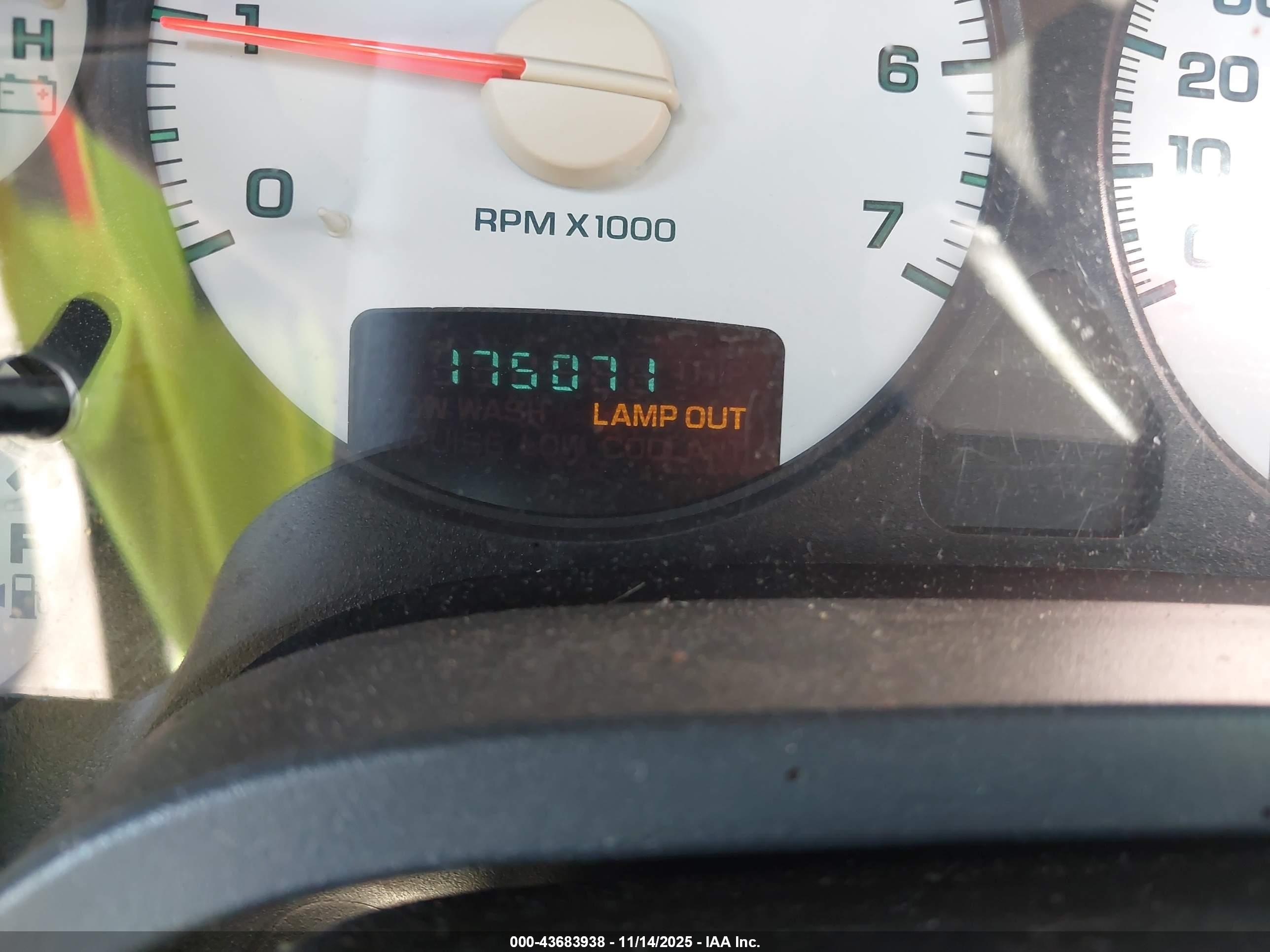2002 Dodge Ram 1500   Brown vin: 1D7HA18N12S522798