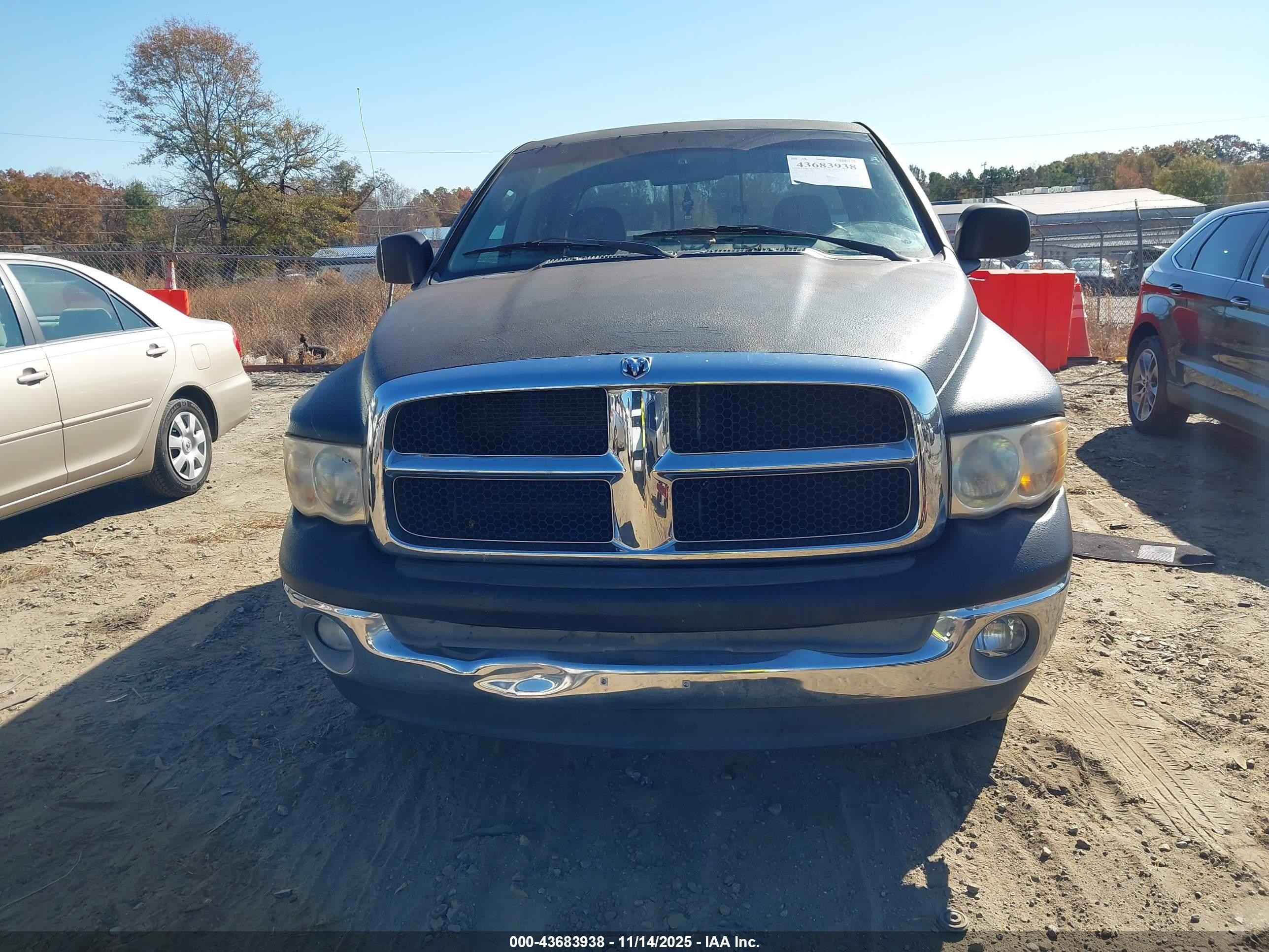 2002 Dodge Ram 1500   Brown vin: 1D7HA18N12S522798