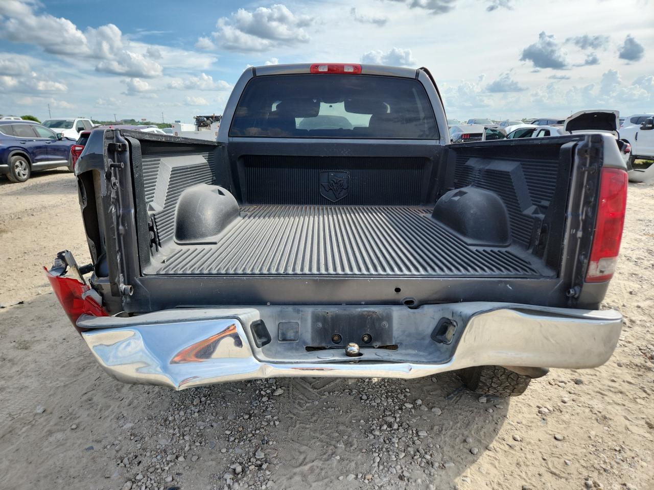 2003 Dodge Ram 1500 Gray vin: 1D7HA18N23S291332 Damage: Right Tail Light, Broken, Replacement Required