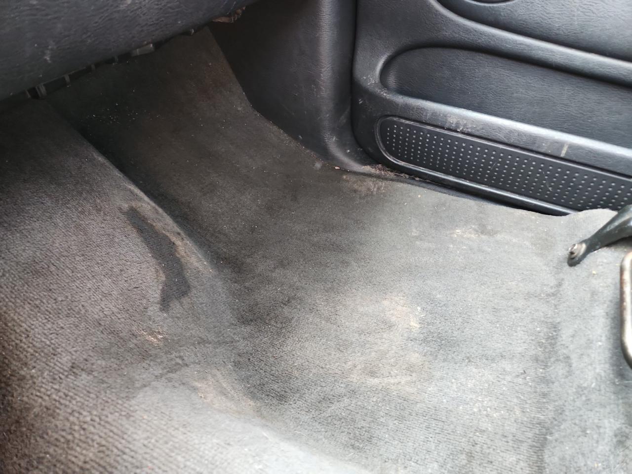 2003 Dodge Ram 1500 Gray vin: 1D7HA18N23S291332 Damage: Right Front Carpet, Stained, Permanent