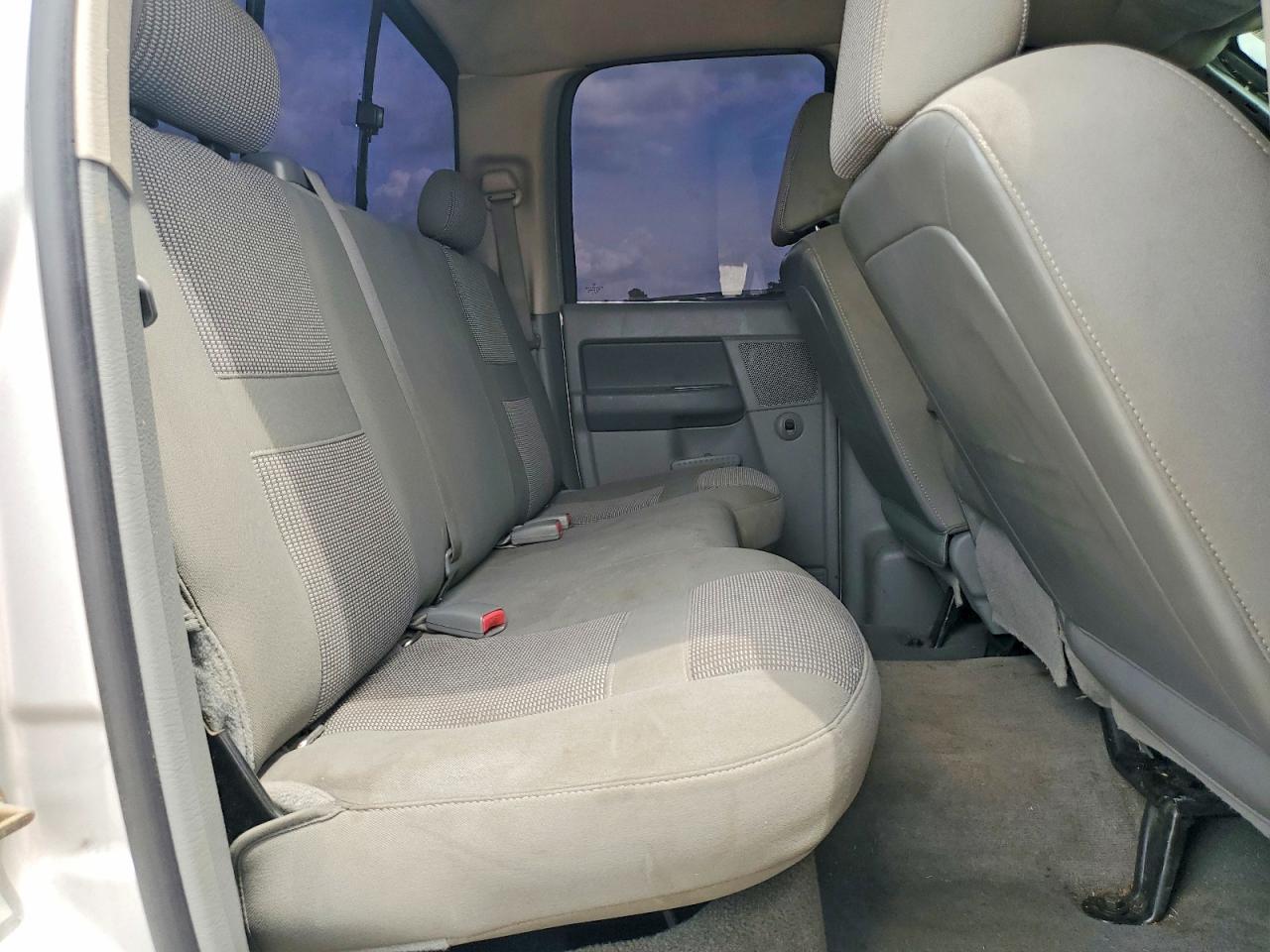 2006 Dodge Ram 1500 St Silver vin: 1D7HA18N26S594065