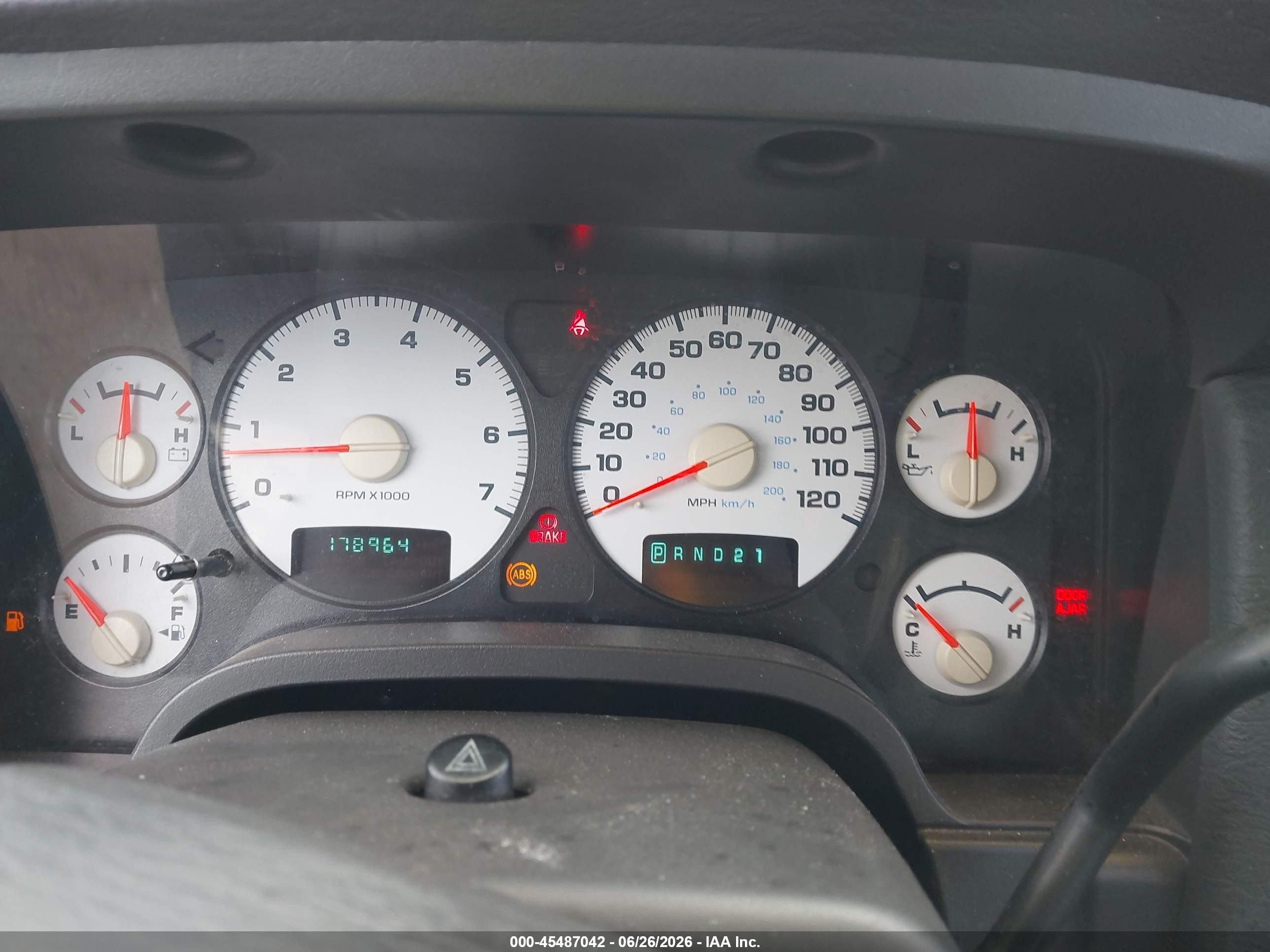 2002 Dodge Ram 1500 St Серый vin: 1D7HA18N32S594165