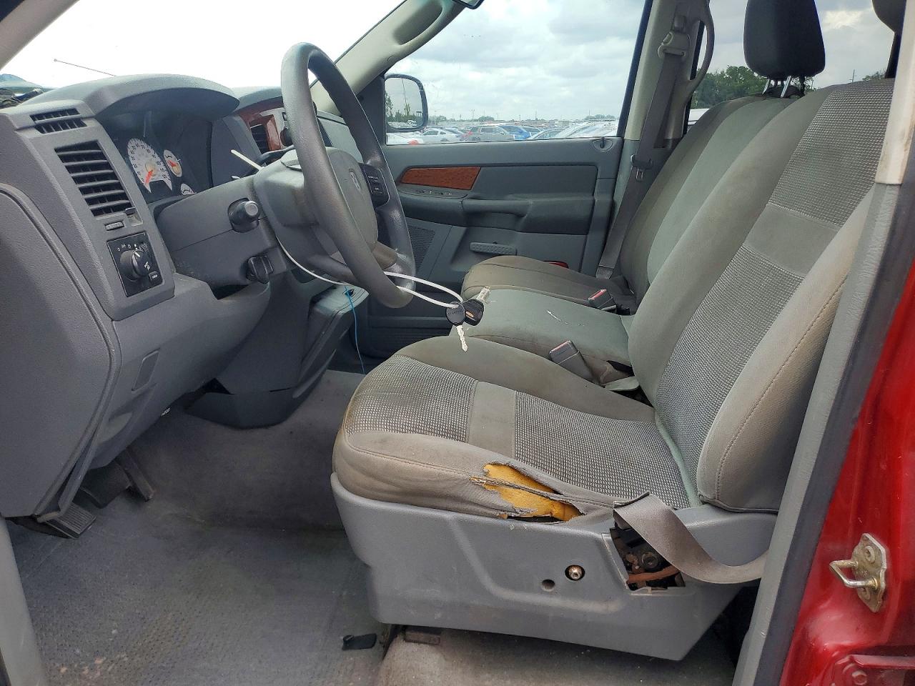 2006 Dodge Ram 1500 St Red vin: 1D7HA18N36S624786