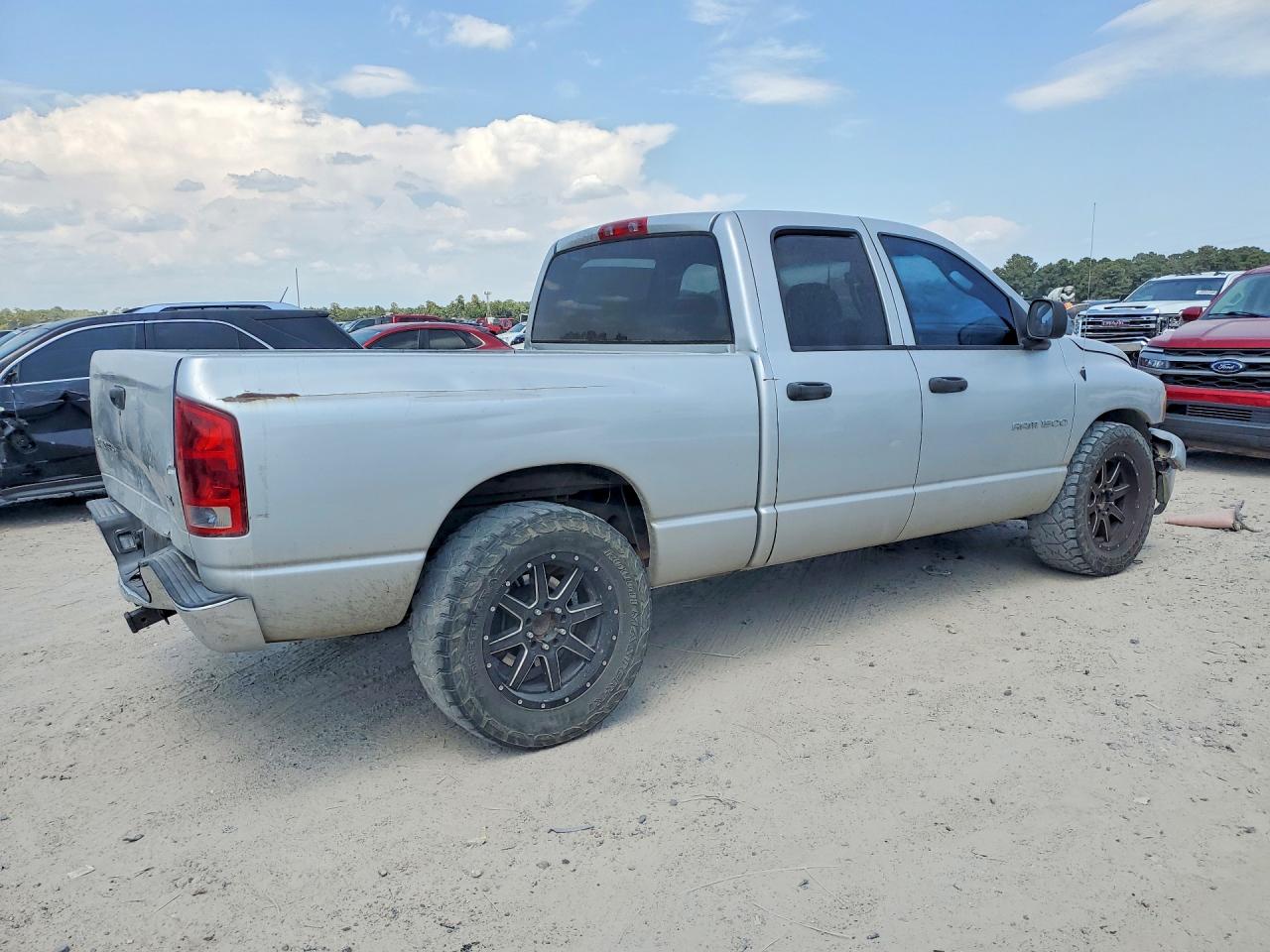 2004 Dodge Ram 1500 St Серебряный vin: 1D7HA18N64S705164