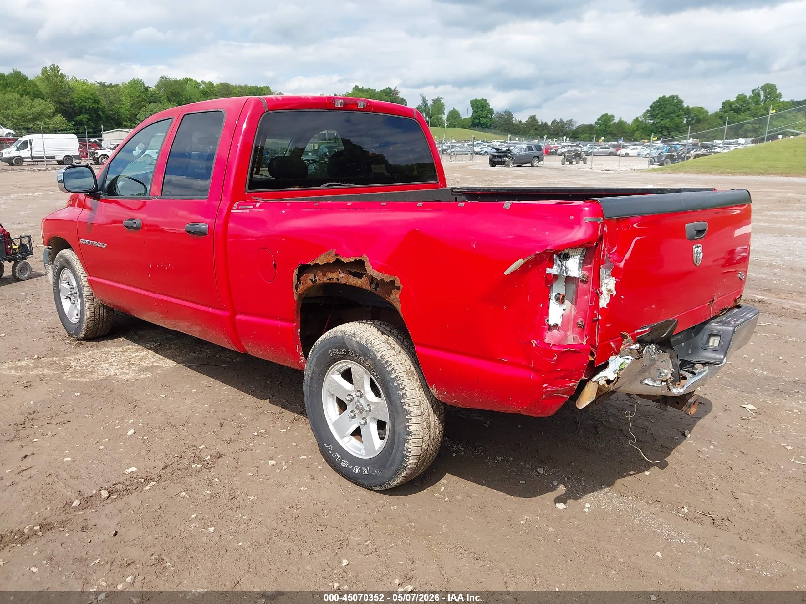 2005 Dodge Ram 1500 Slt/laramie Red vin: 1D7HA18N65S228382