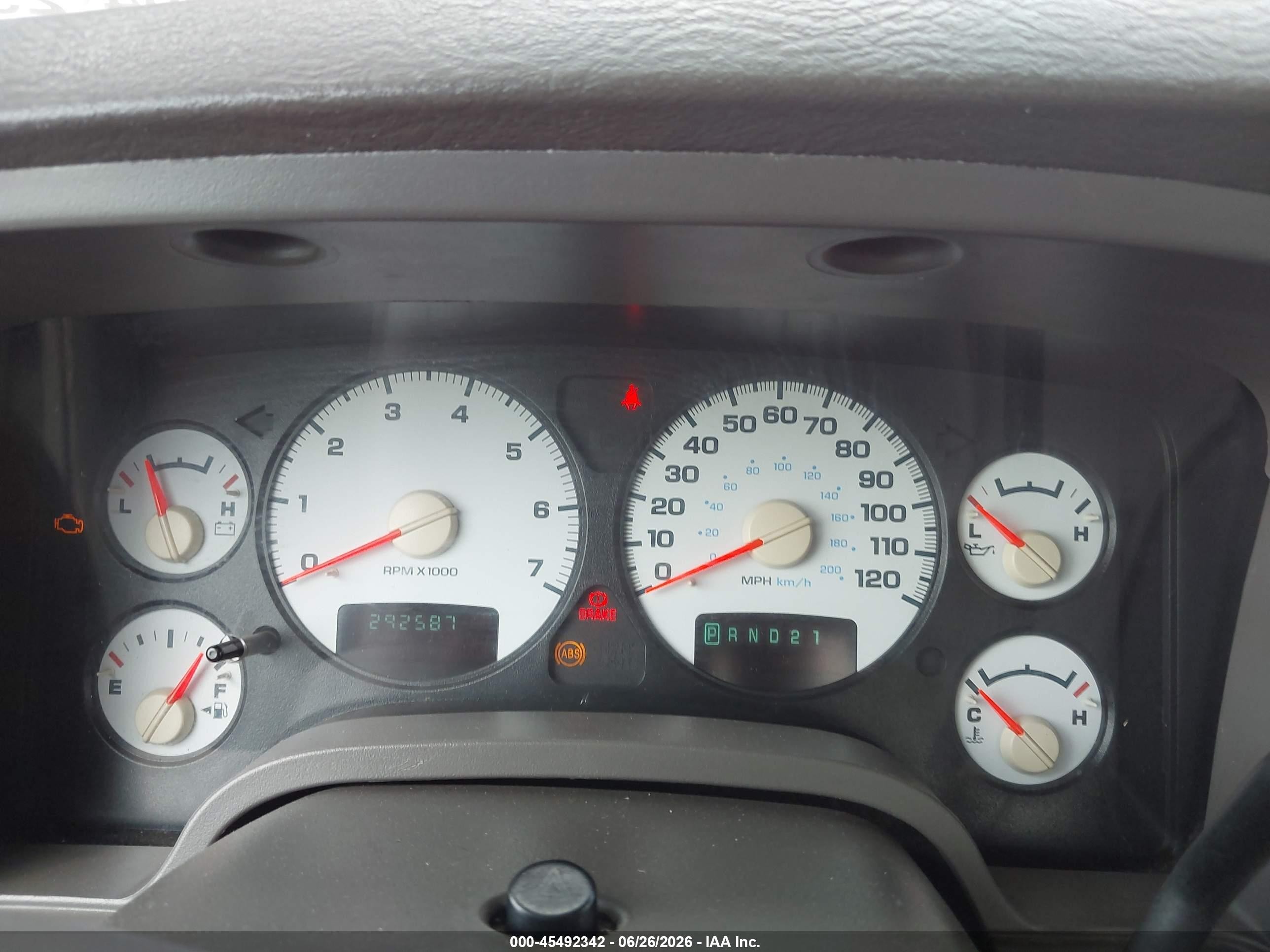 2004 Dodge Ram 1500 Slt/laramie Red vin: 1D7HA18N74S638896
