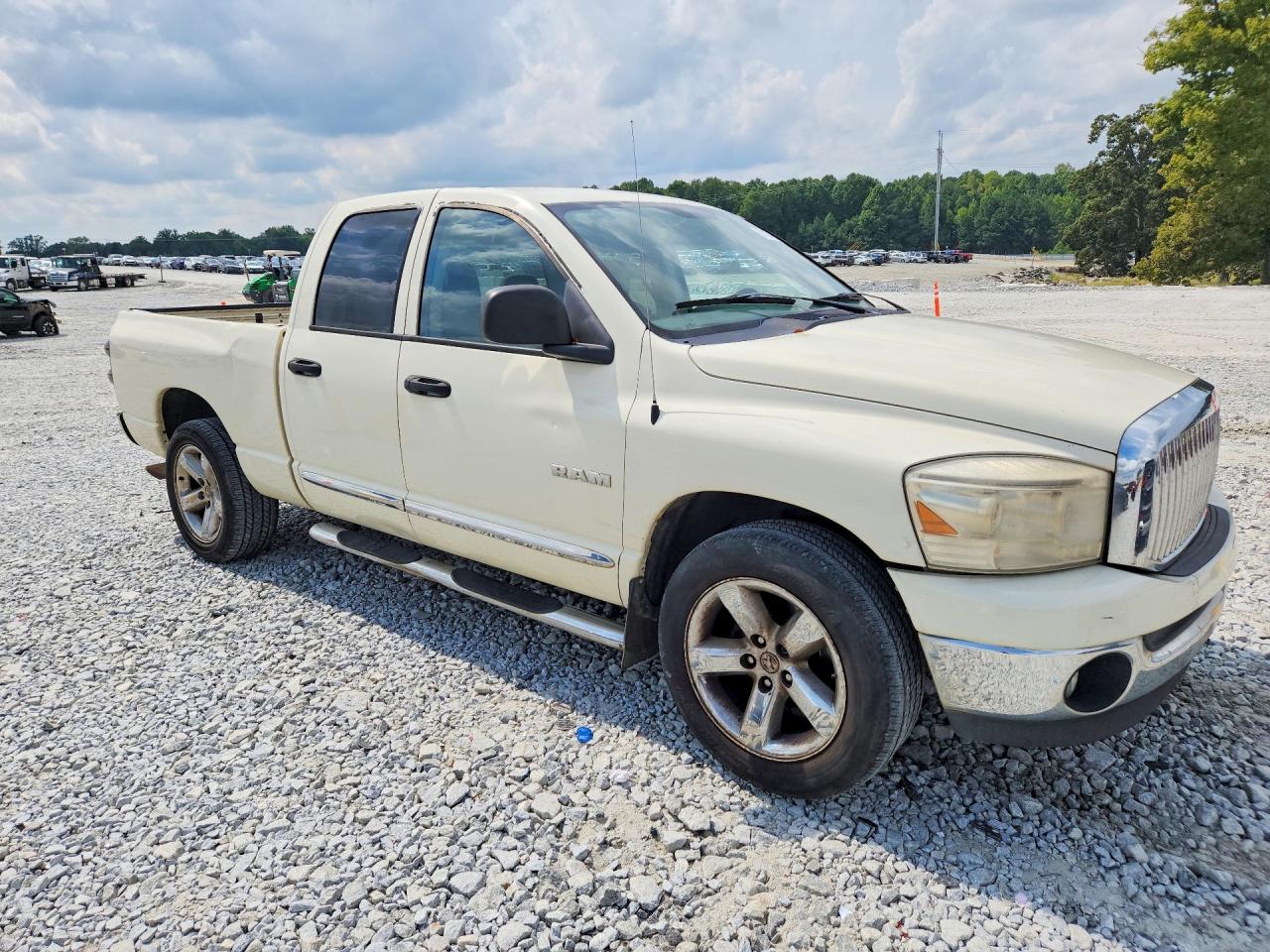 2008 Dodge Ram 1500 St Cream vin: 1D7HA18N88J163271