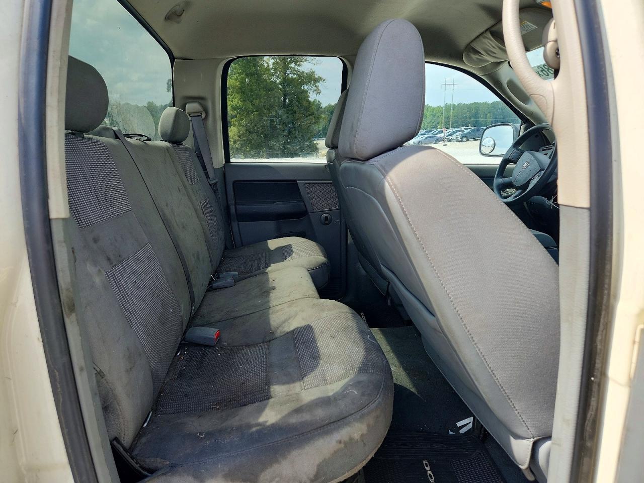 2008 Dodge Ram 1500 St Cream vin: 1D7HA18N88J163271