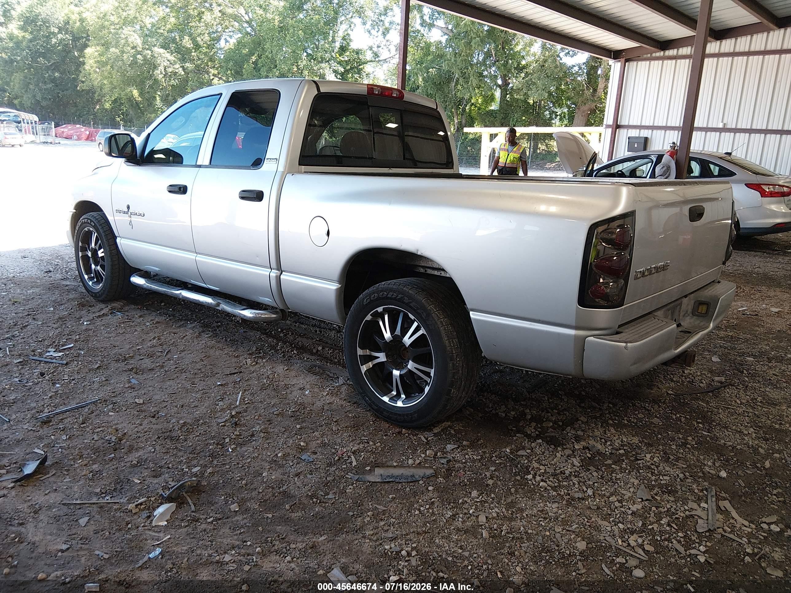 2002 Dodge Ram 1500   Silver vin: 1D7HA18N92J205700