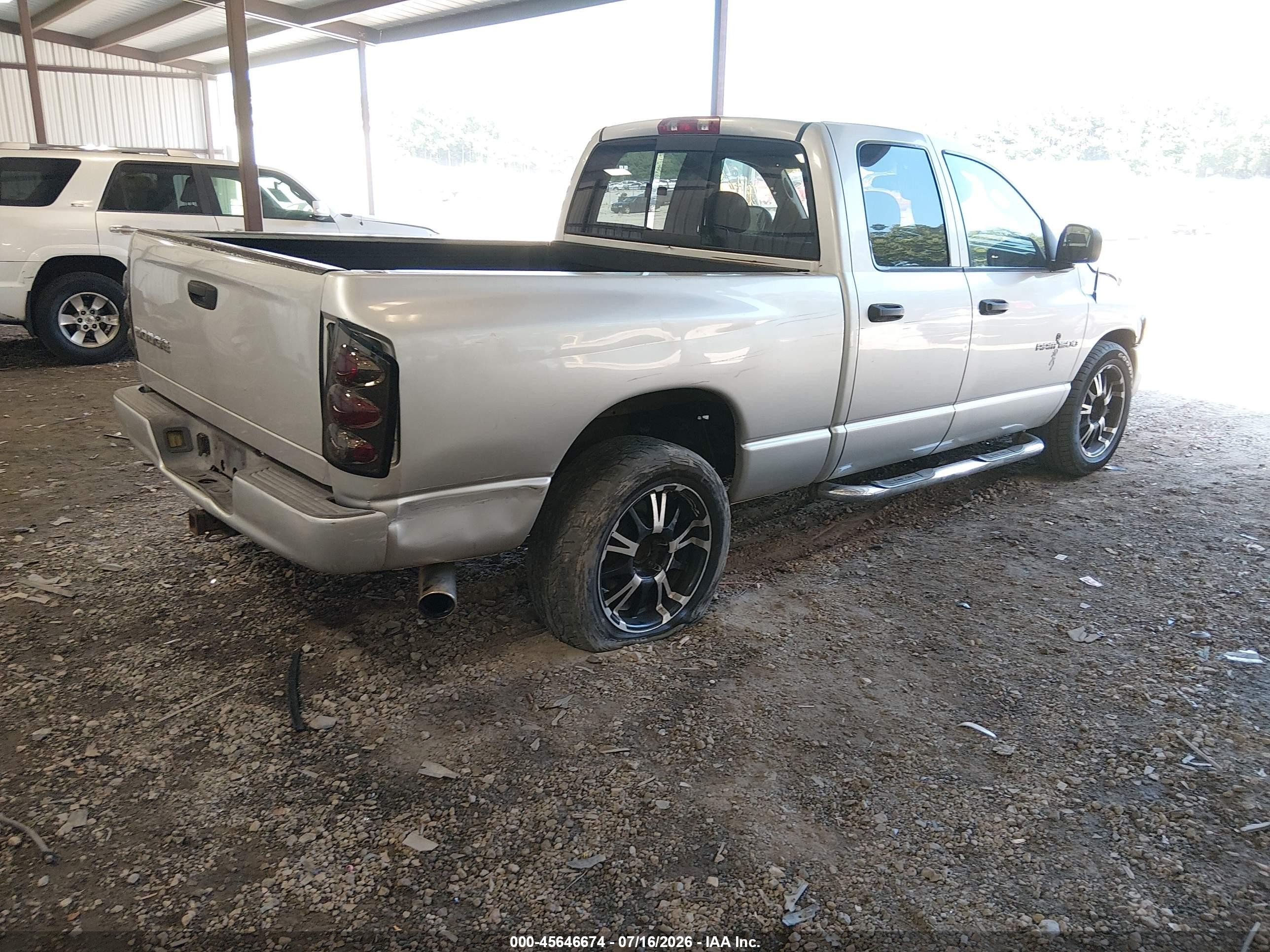 2002 Dodge Ram 1500   Silver vin: 1D7HA18N92J205700