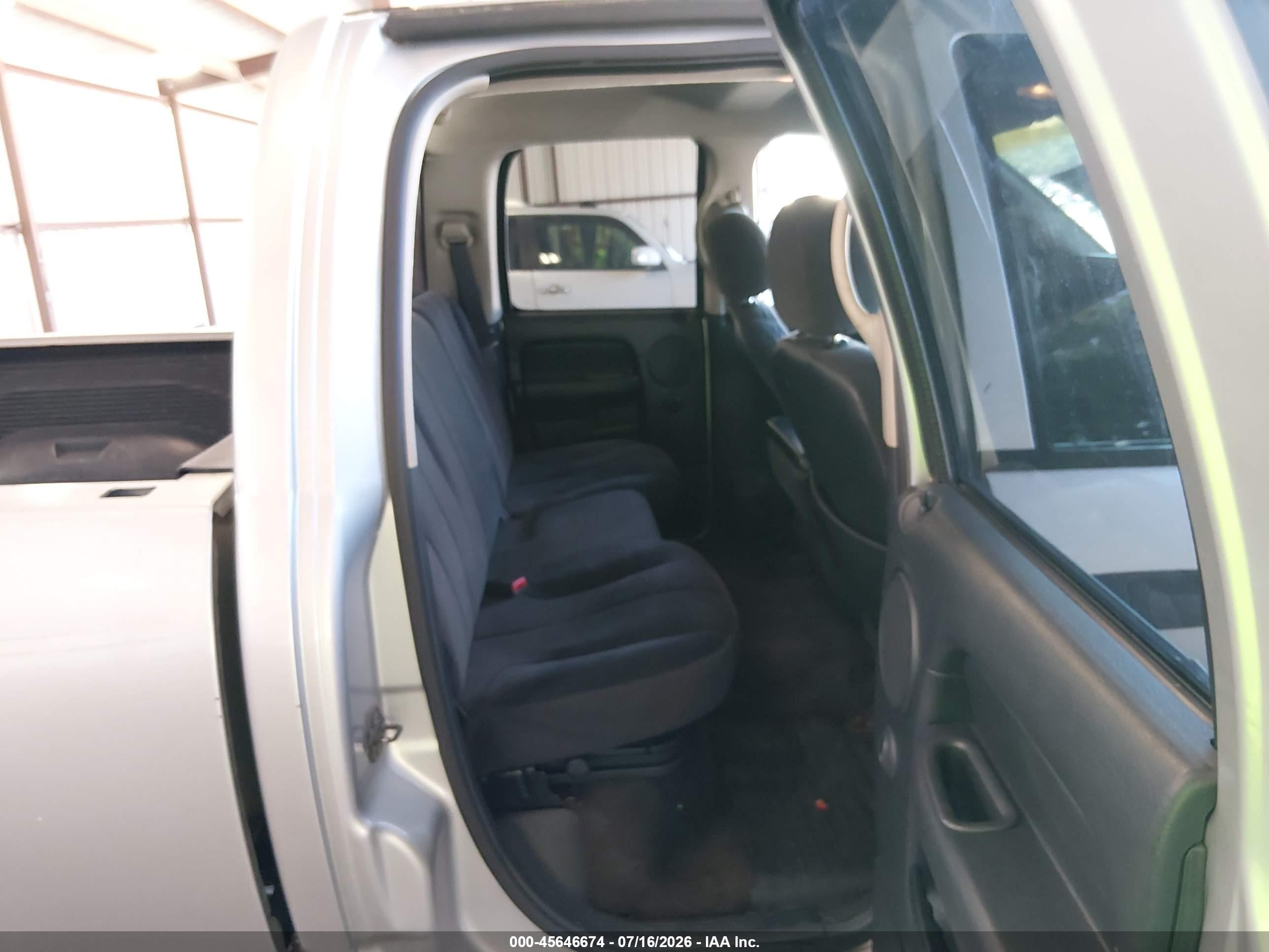 2002 Dodge Ram 1500   Silver vin: 1D7HA18N92J205700
