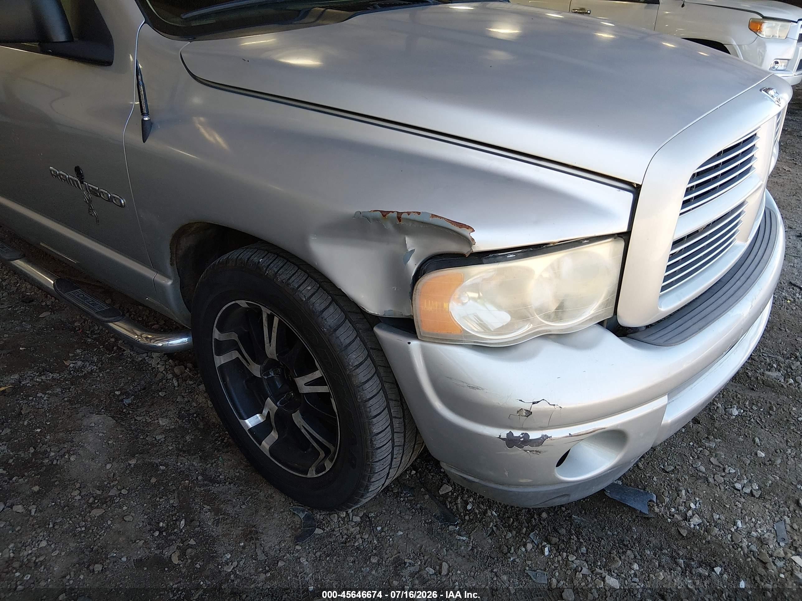 2002 Dodge Ram 1500   Silver vin: 1D7HA18N92J205700