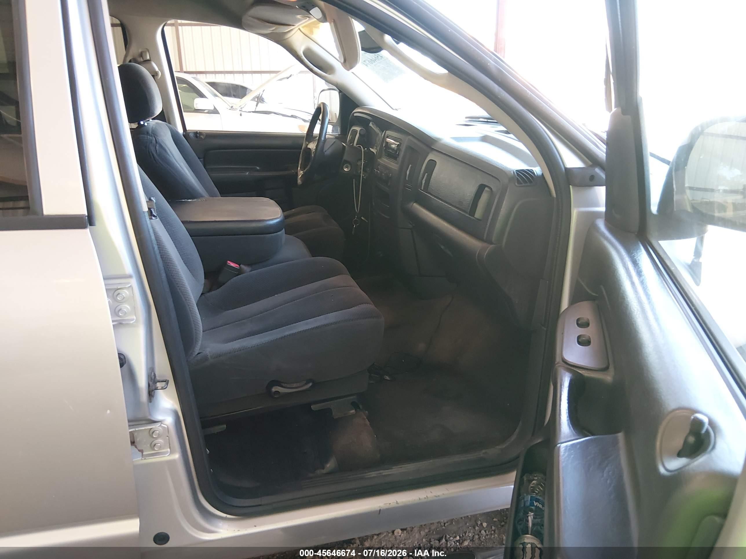 2002 Dodge Ram 1500   Silver vin: 1D7HA18N92J205700