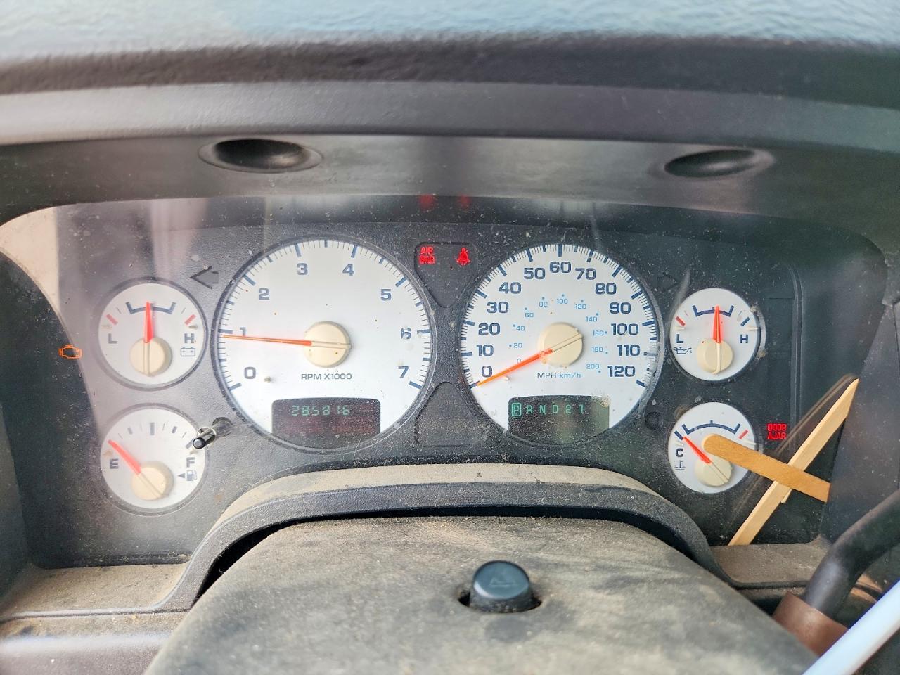 2004 Dodge Ram 1500 St Red vin: 1D7HA18N94J167890