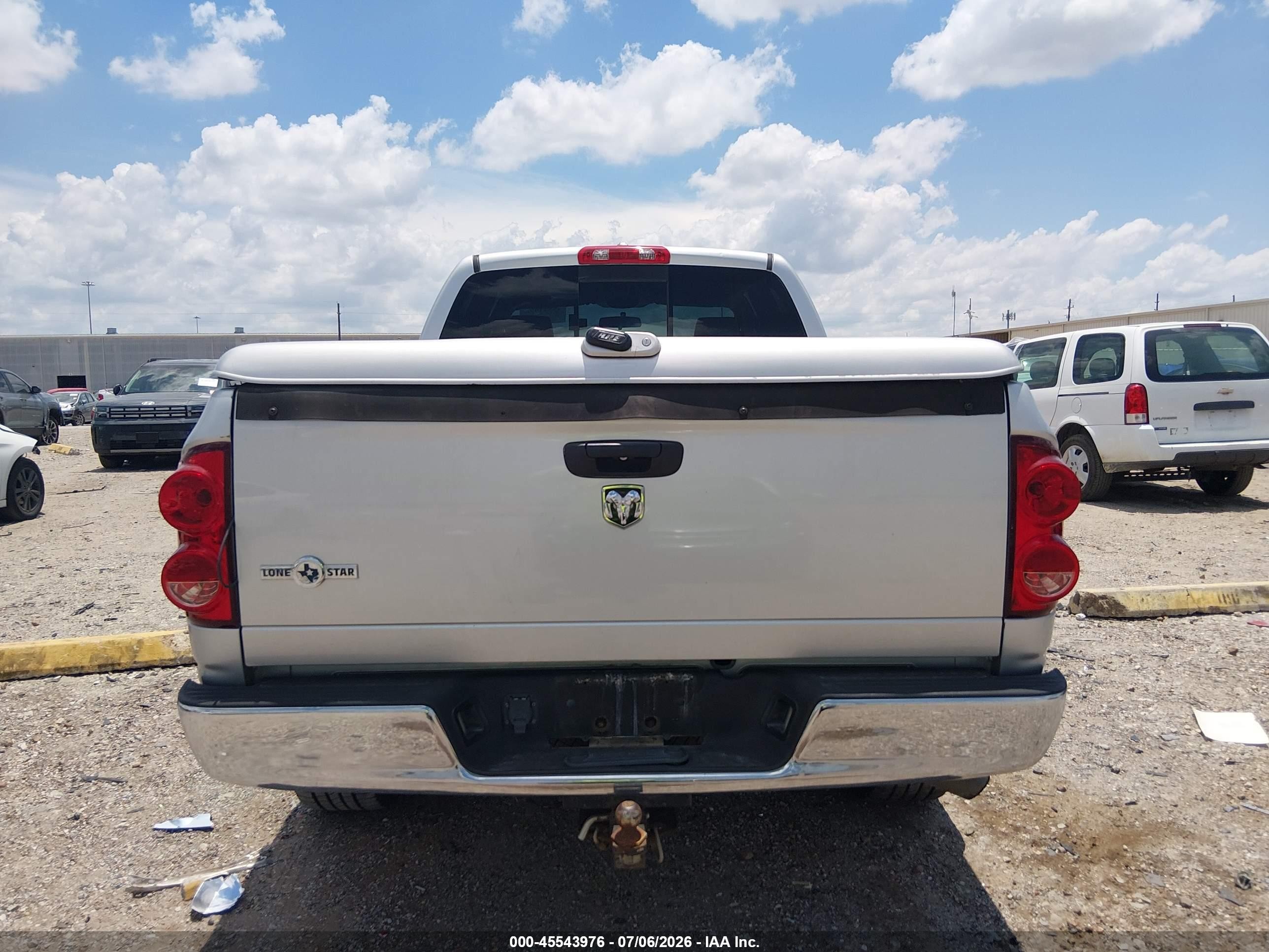 2008 Dodge Ram 1500 Slt Серебряный vin: 1D7HA18N98J112538