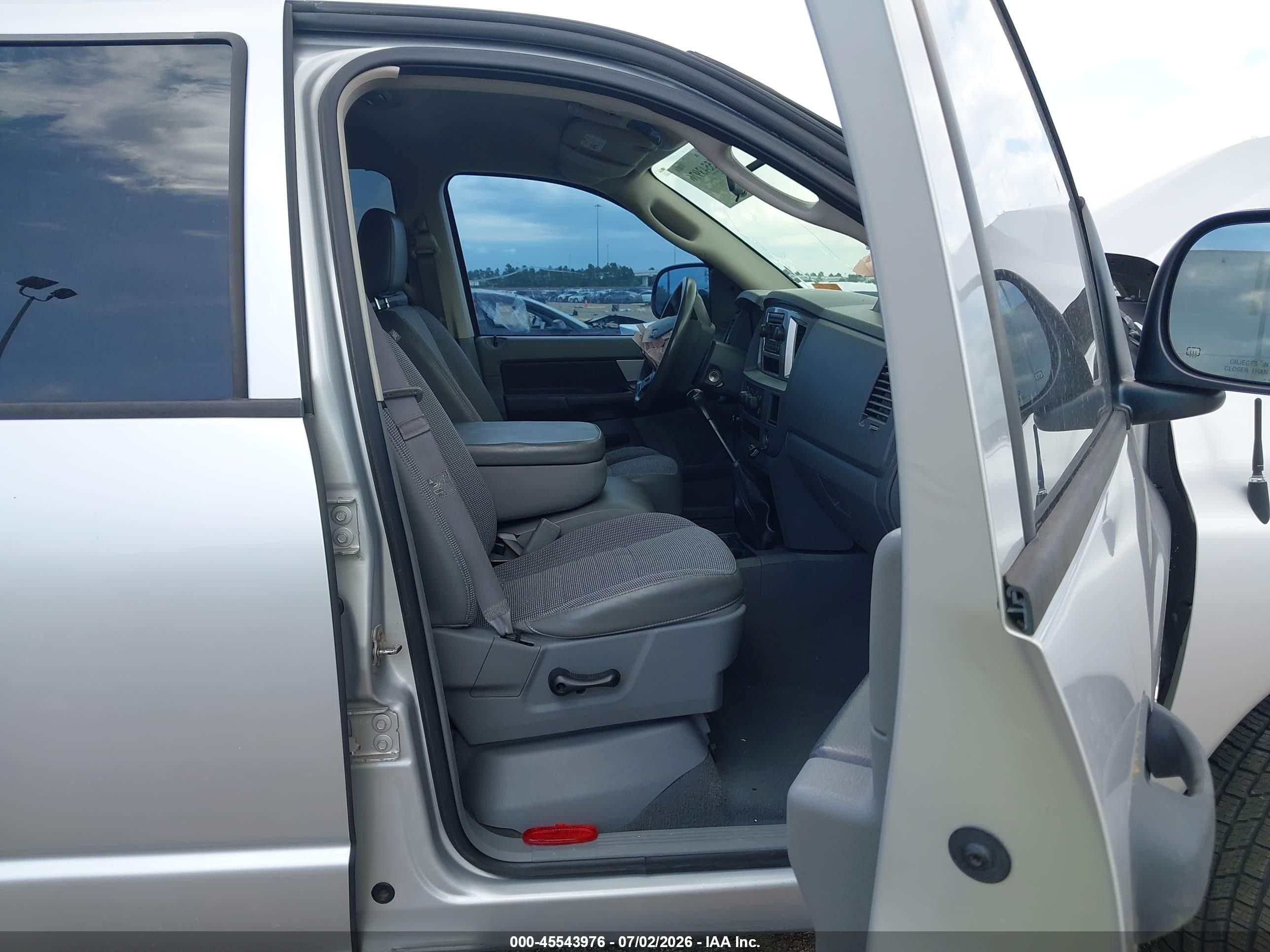 2008 Dodge Ram 1500 Slt Серебряный vin: 1D7HA18N98J112538