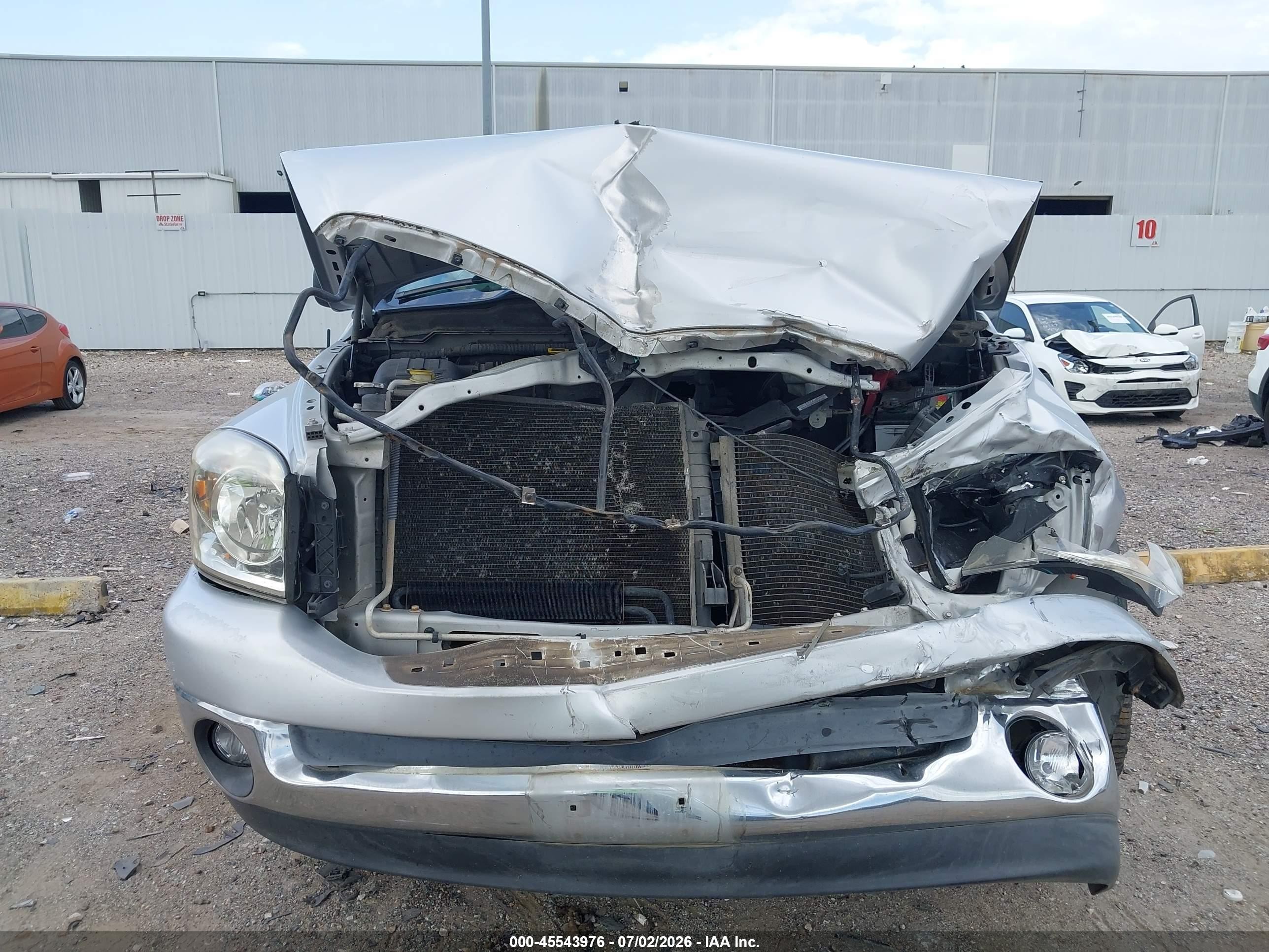 2008 Dodge Ram 1500 Slt Серебряный vin: 1D7HA18N98J112538