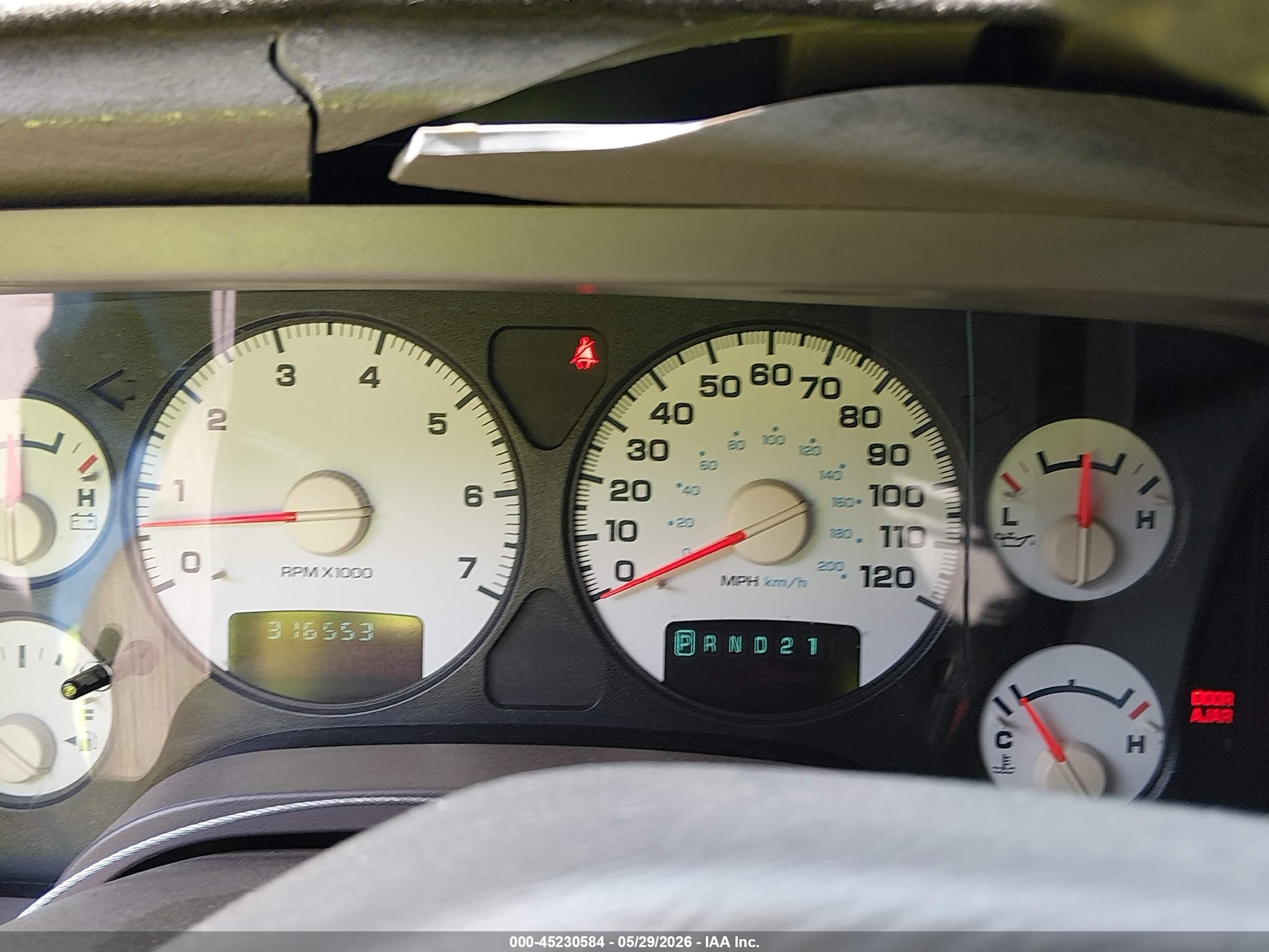 2003 Dodge Ram 1500   Red vin: 1D7HA18NX3J539168