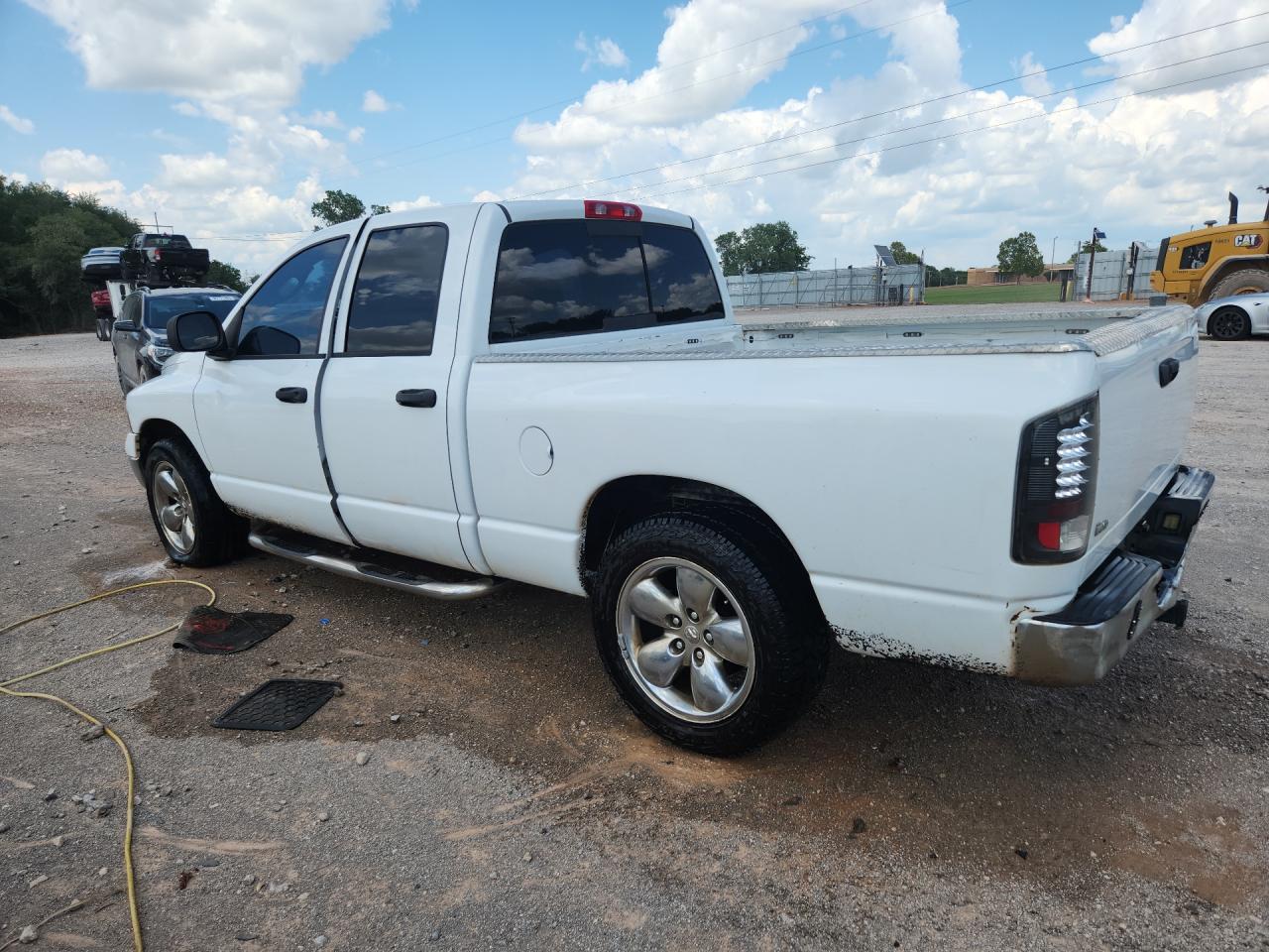 2004 Dodge Ram 1500 St White vin: 1D7HA18NX4S611983 Damage: Left Bed Side, Dent(S) W/ Paint Dmg, 8 To 9 Inches