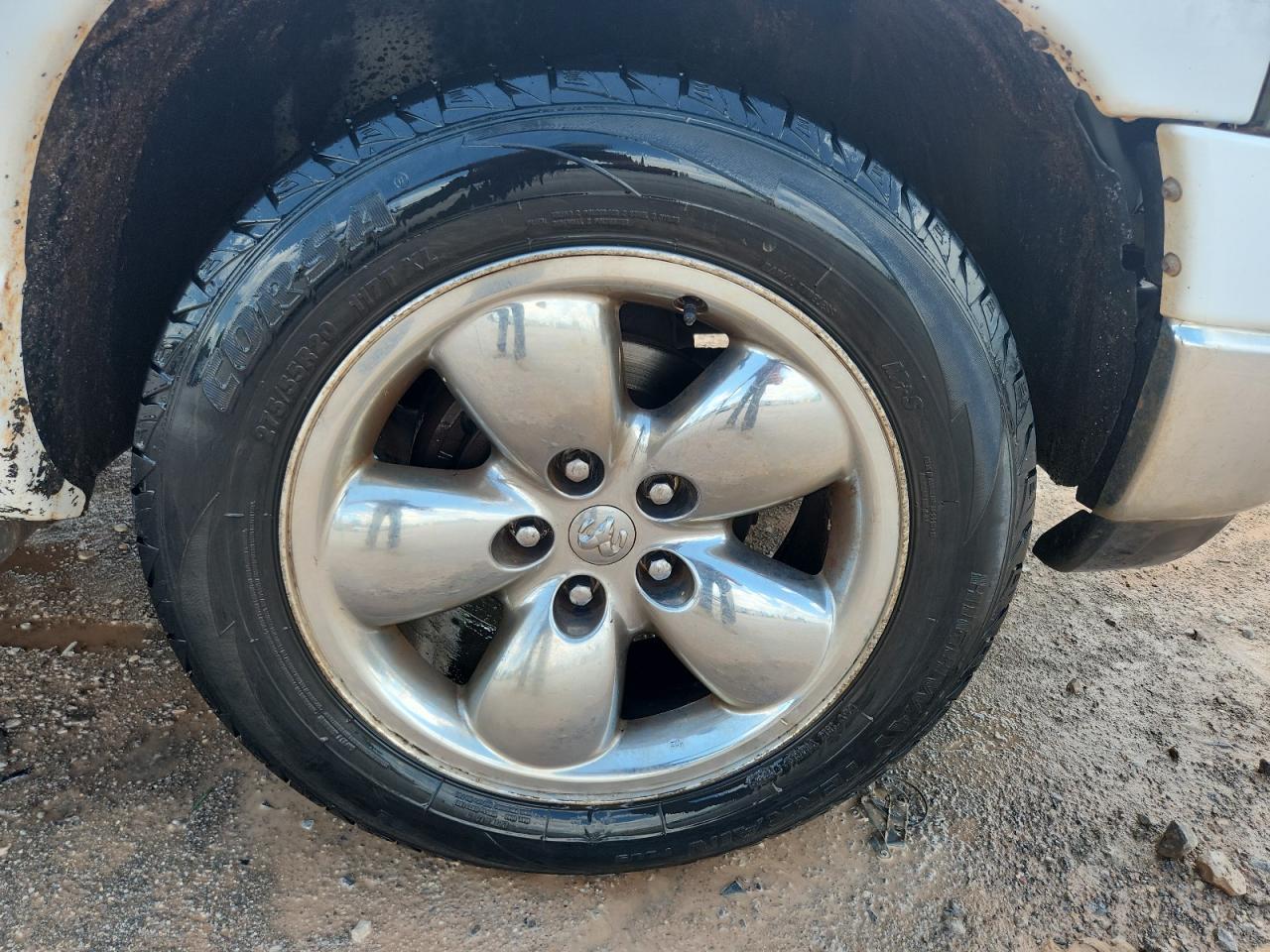 2004 Dodge Ram 1500 St White vin: 1D7HA18NX4S611983 Damage: Right Front Wheel, Curb Rash, > 12 Inches